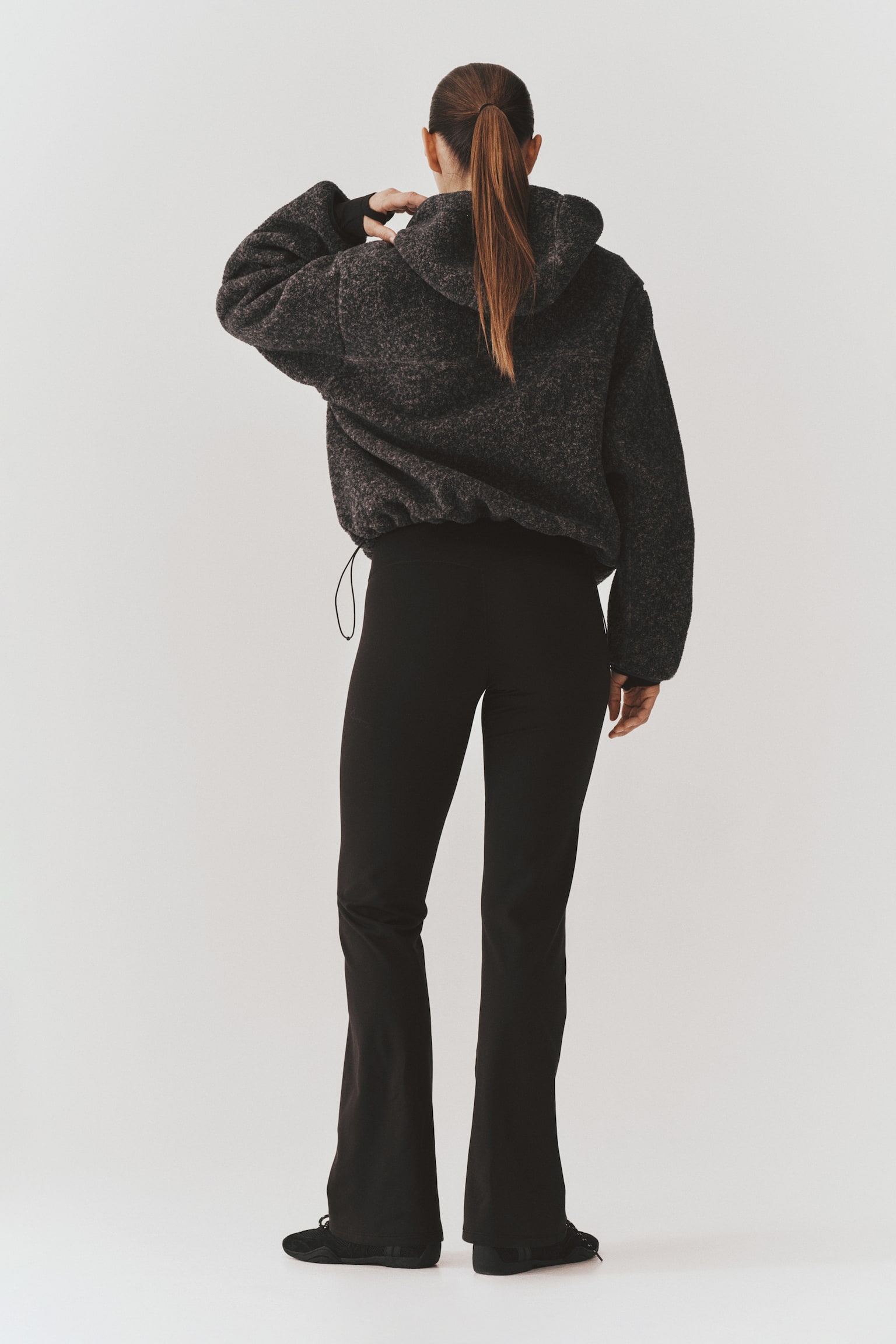 Женские леггинсы H&M Flared Warm Fleece Leggings with SoftMove™, цвет: Чёрный — фото 3
