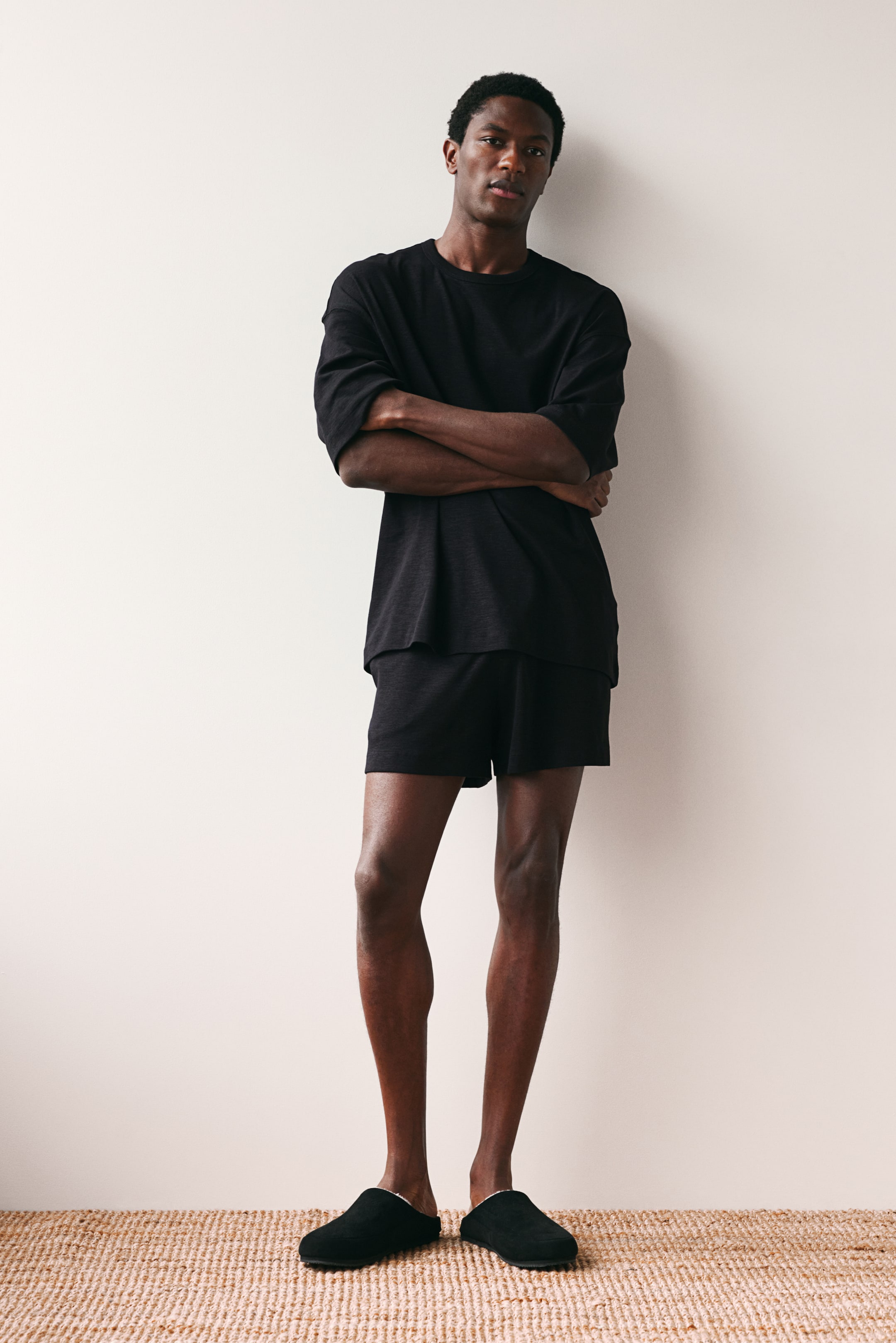 Pyjama T-shirt and shorts - Black - Men | H&M GB 1