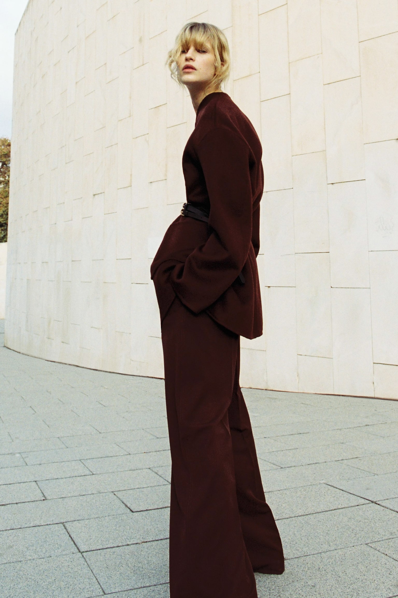 Široke pantalone elegantnog kroja - Tamnosmeđa - 4