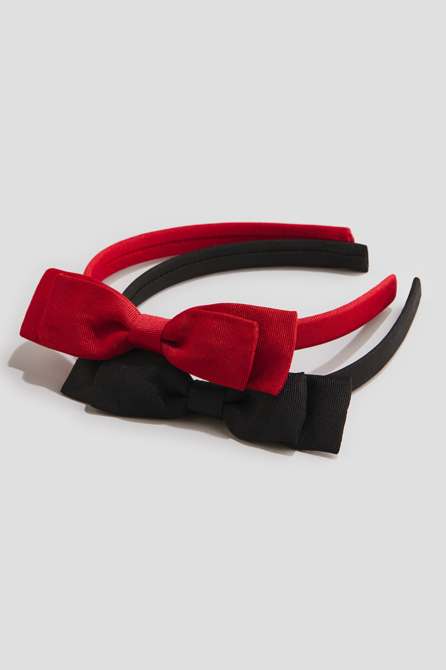 Детские аксессуары для волос H&M 2-Pack Hairbands with Bow Appliqué, цвет: Красный / Чёрный — фото 2