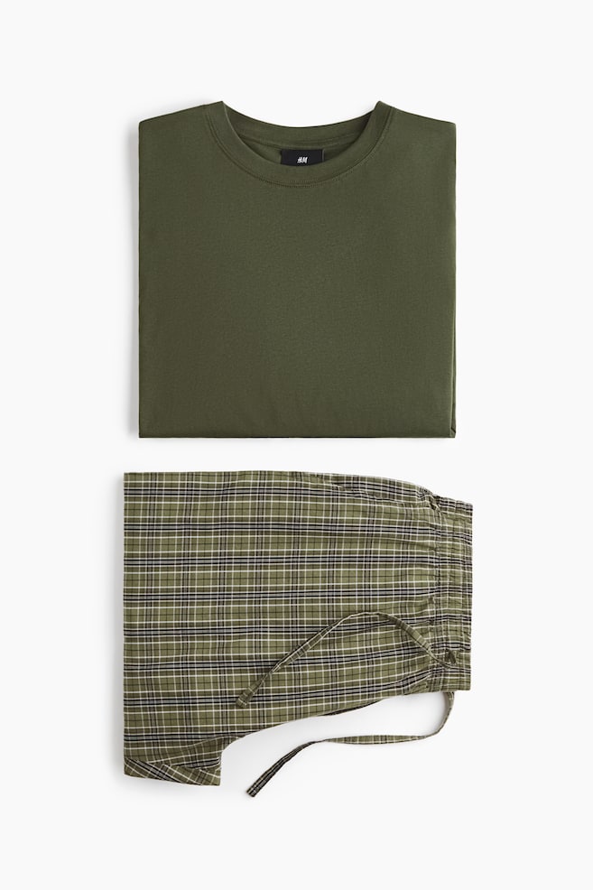 Pyjama mit T-Shirt und Hose - Dunkles Khakigrün/Kariert - 1