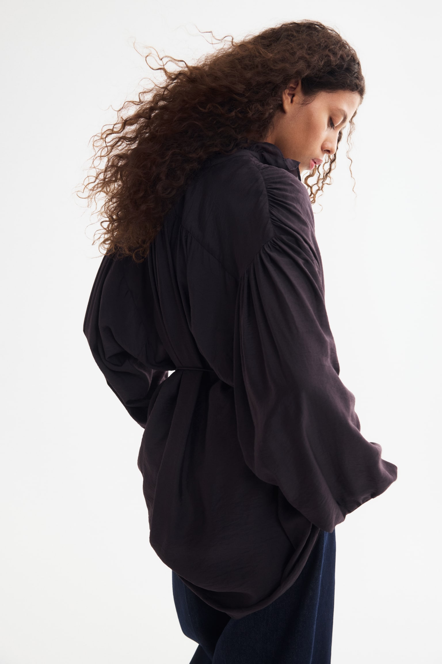 Женское платье H&M Ruffled Tunic, цвет: Тёмный фиолетовый — фото 5