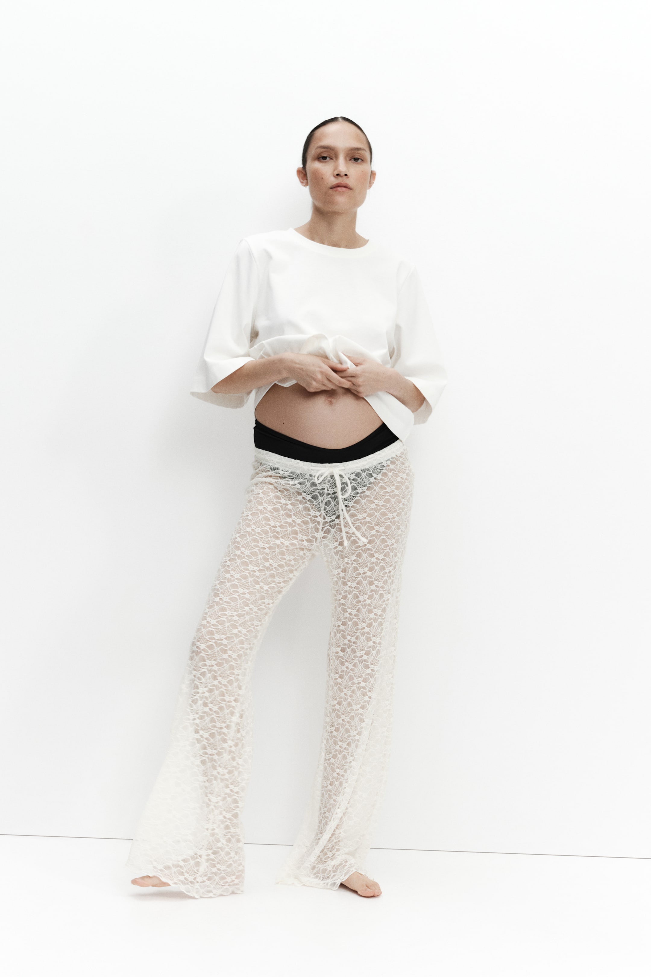 MAMA Pantalon évasé façon dentelle