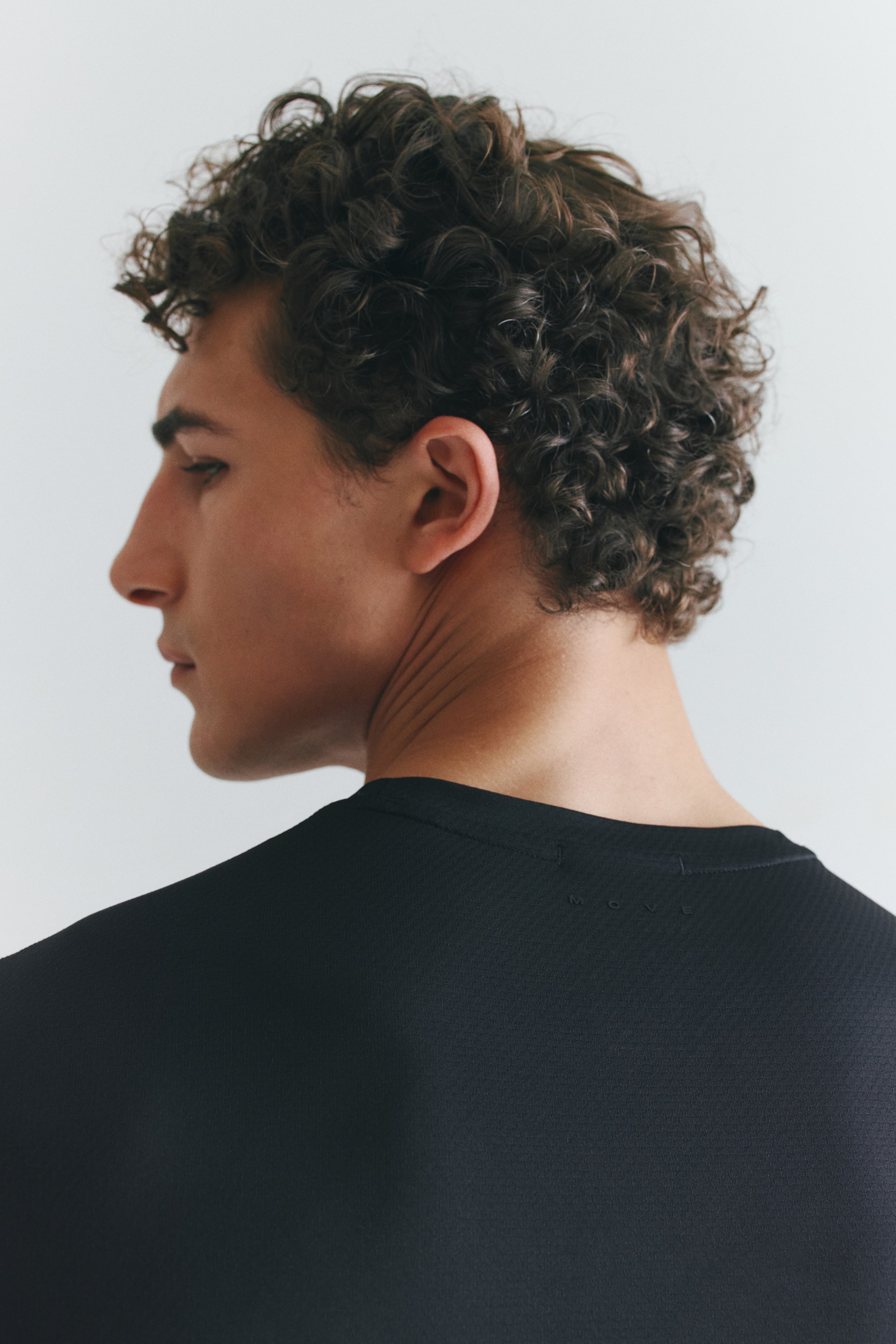 Мужские рубашки H&M Muscle-Fit Sports Shirt with DryMove™ — фото 8