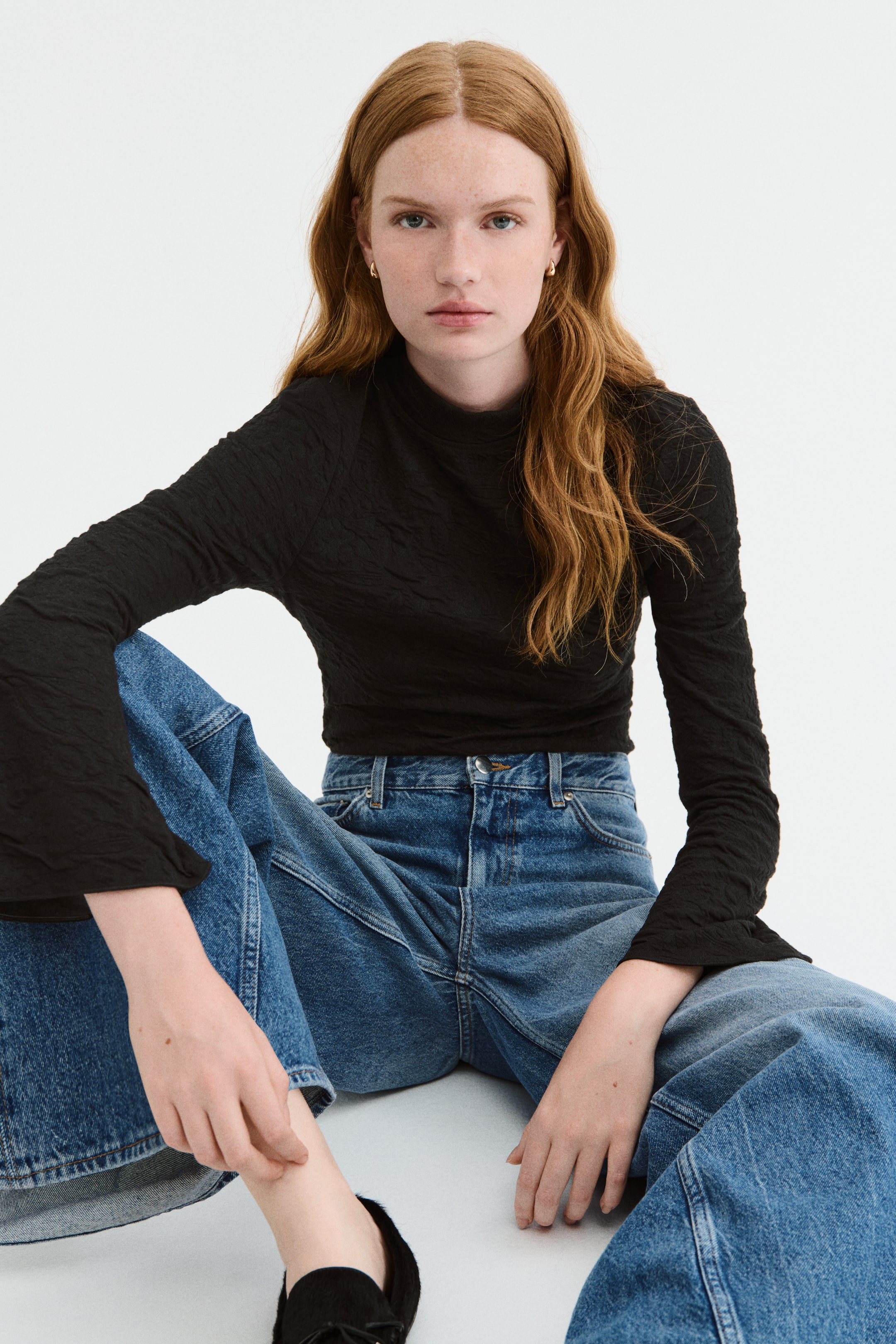 Zobacz większy obraz: Cut-out jacquard jersey top - Black - ONA | H&M PL 1