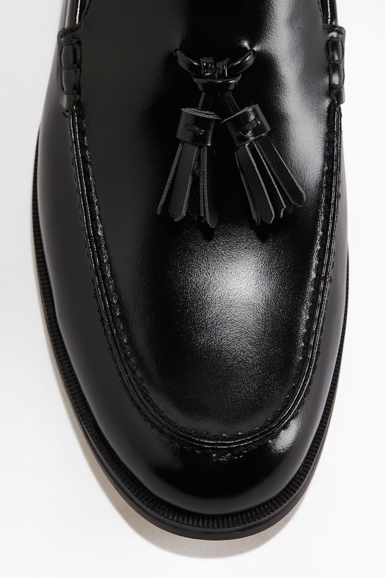 Tasselled loafers