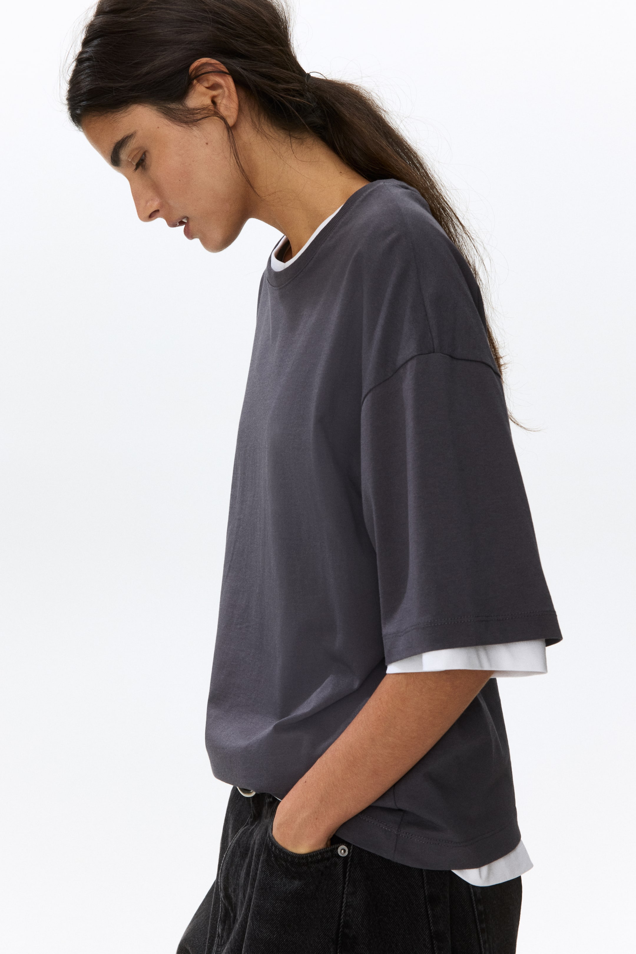 Grotere afbeelding bekijken: T-shirt - Loose Fit - Donkergrijs - DAMES | H&M NL 1