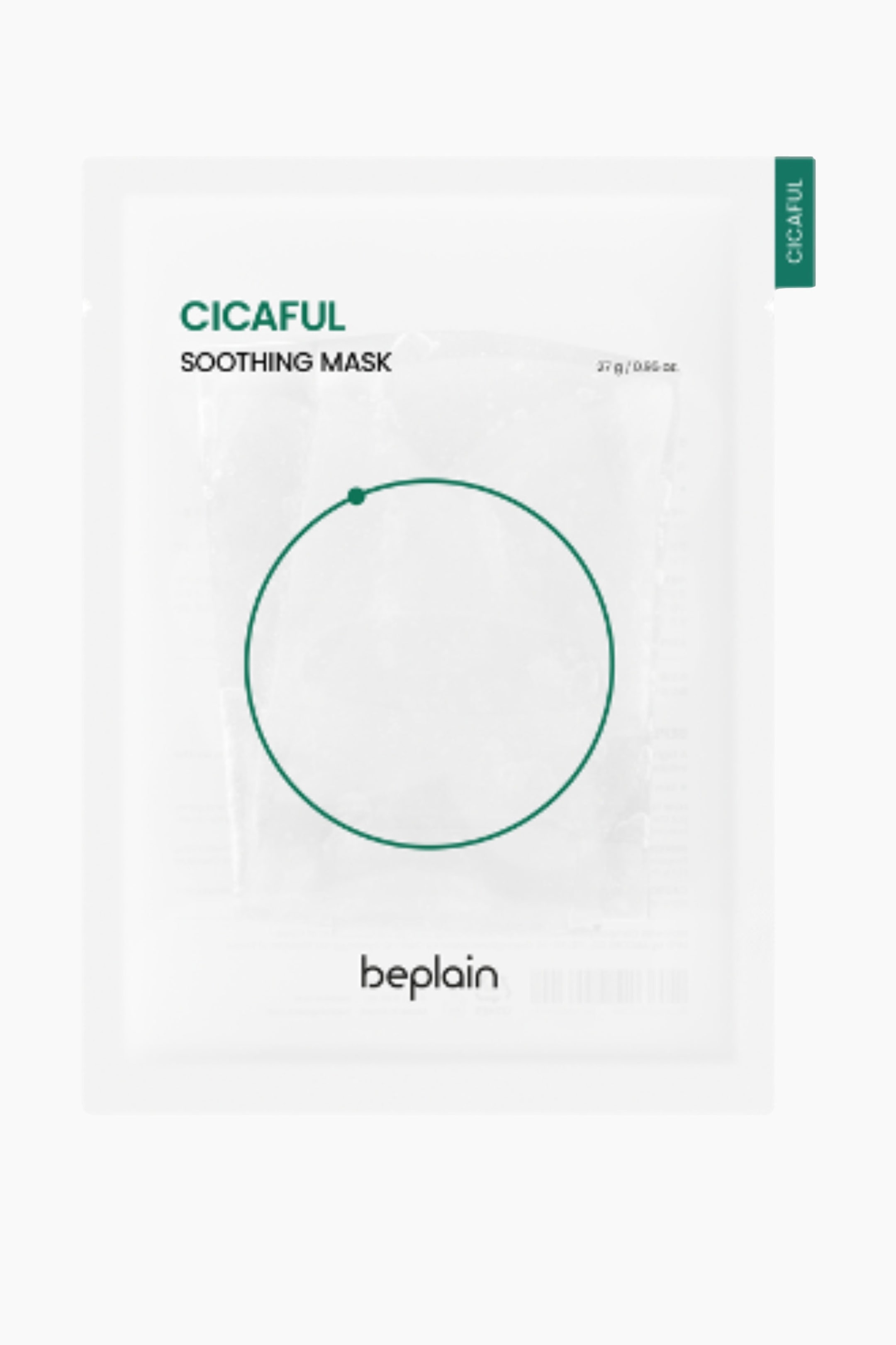 Visa större bild: En vit rektangulär förpackning för sheet mask är vänd framåt och visar "CICAFUL SOOTHING MASK" i grön och svart text, tillsammans med en grön vertikal flik på den övre högra kanten och vikten "37 g / 0.85 oz.". En tunn grön cirkel med en liten prick är tryckt i mitten på förpackningen, med "beplain" längst ner.