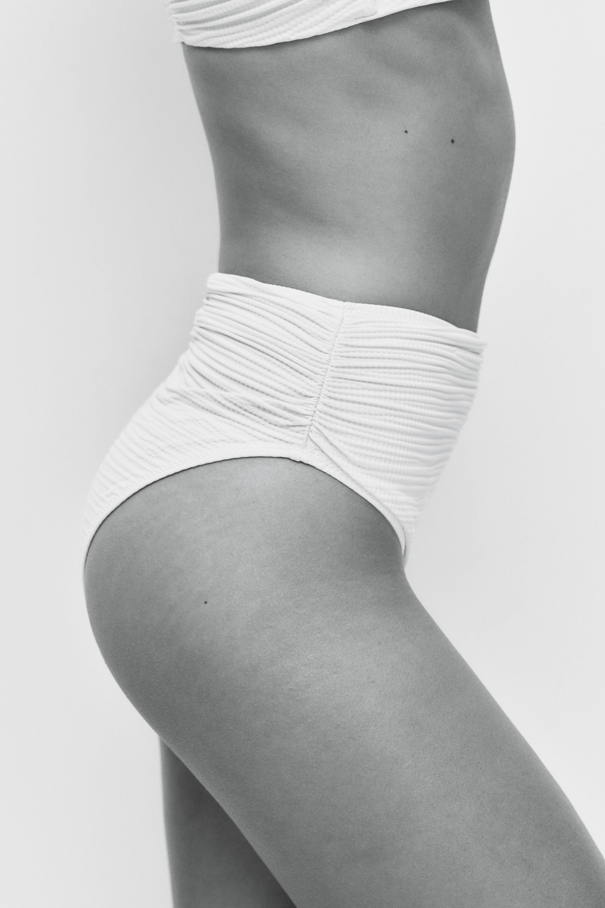 High Waist Cheeky Bikini bottoms