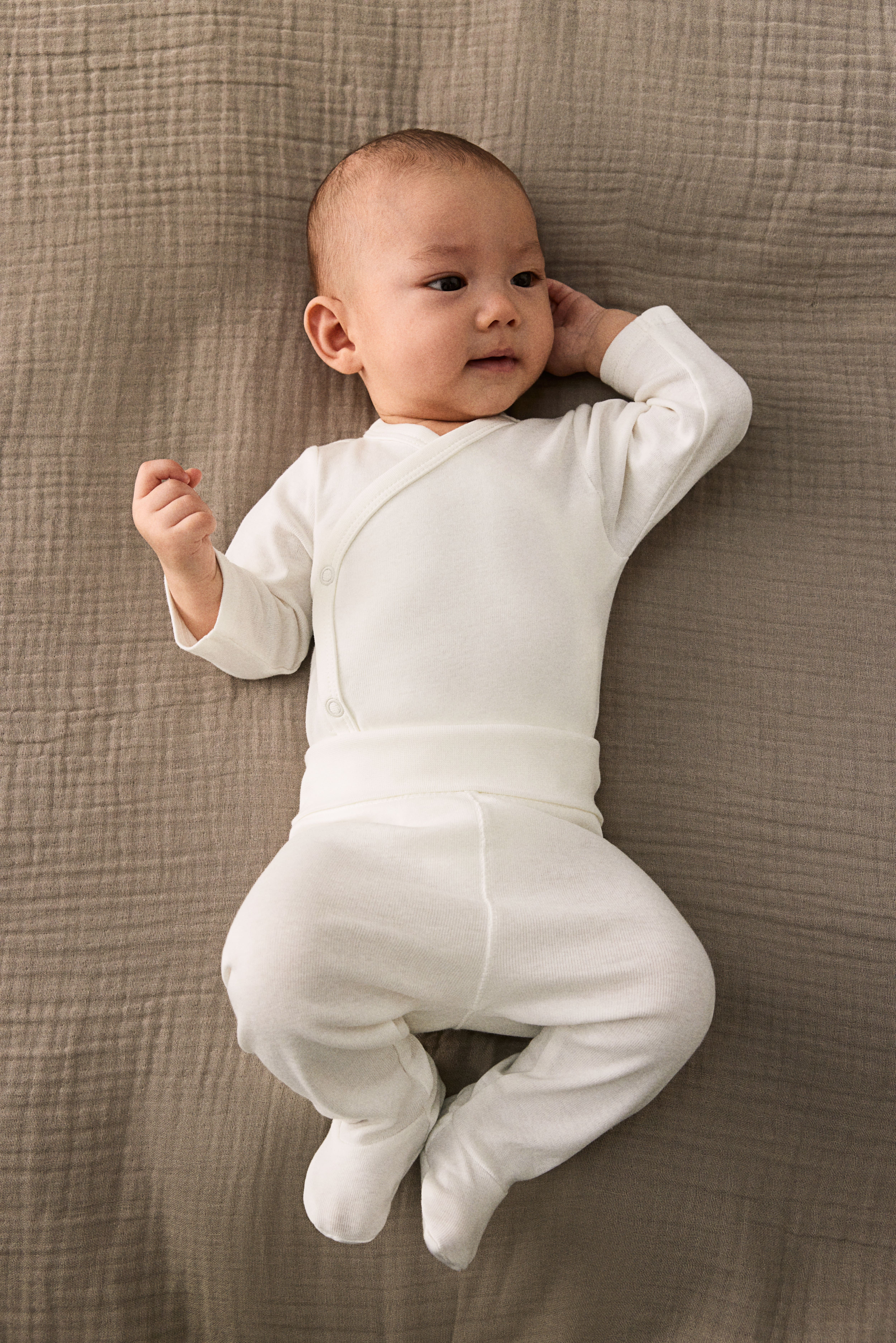 H&m newborn baby clothes best sale