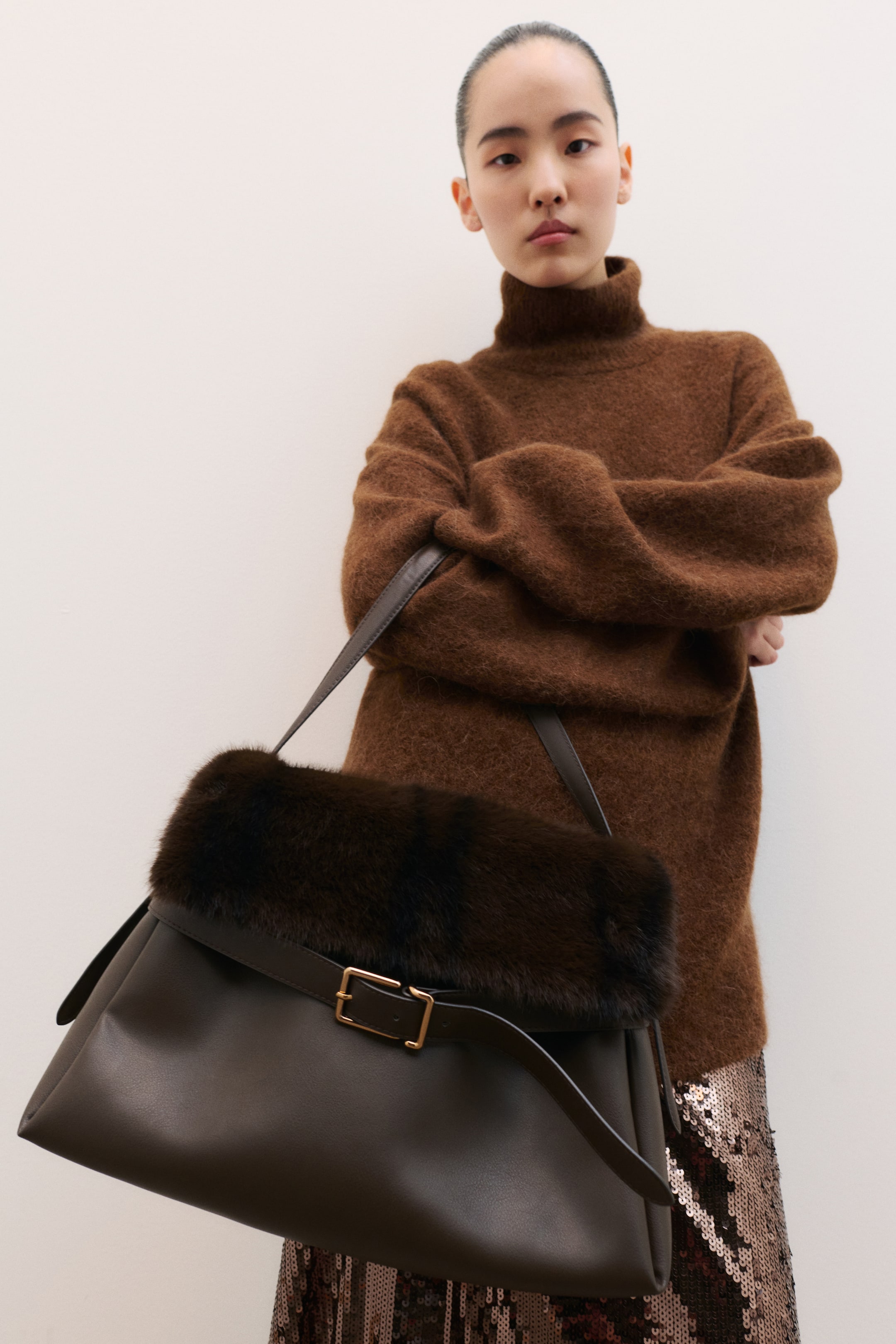 Visualizza immagine più grande: Strap-detail handbag - Marrone scuro - DONNA | H&M IT 1