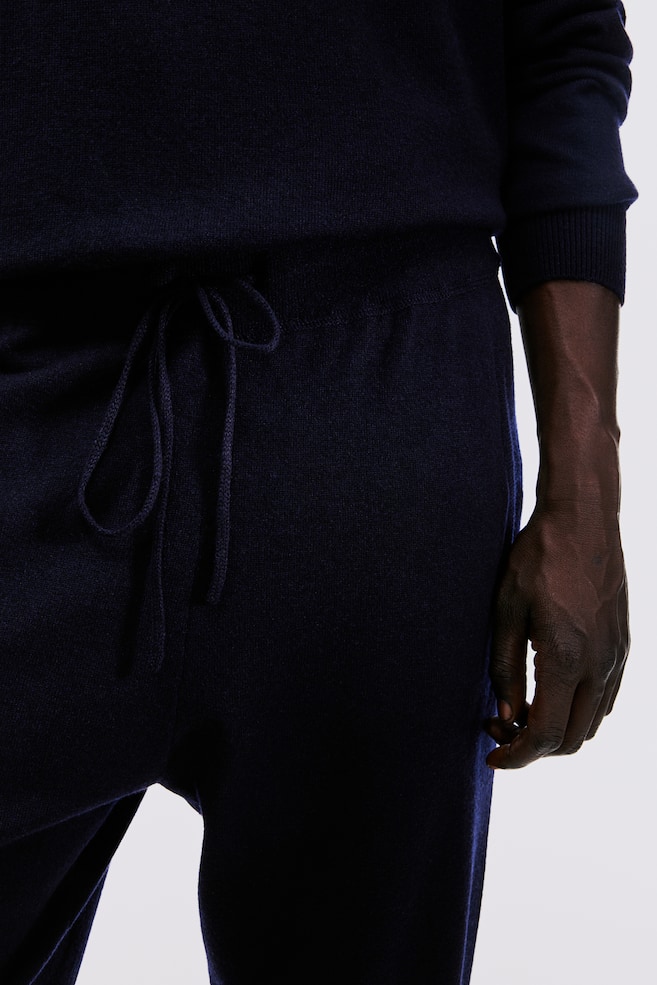 Joggers maglia sottile di misto lana Regular Fit - Blu scuro/Beige scuro - 4