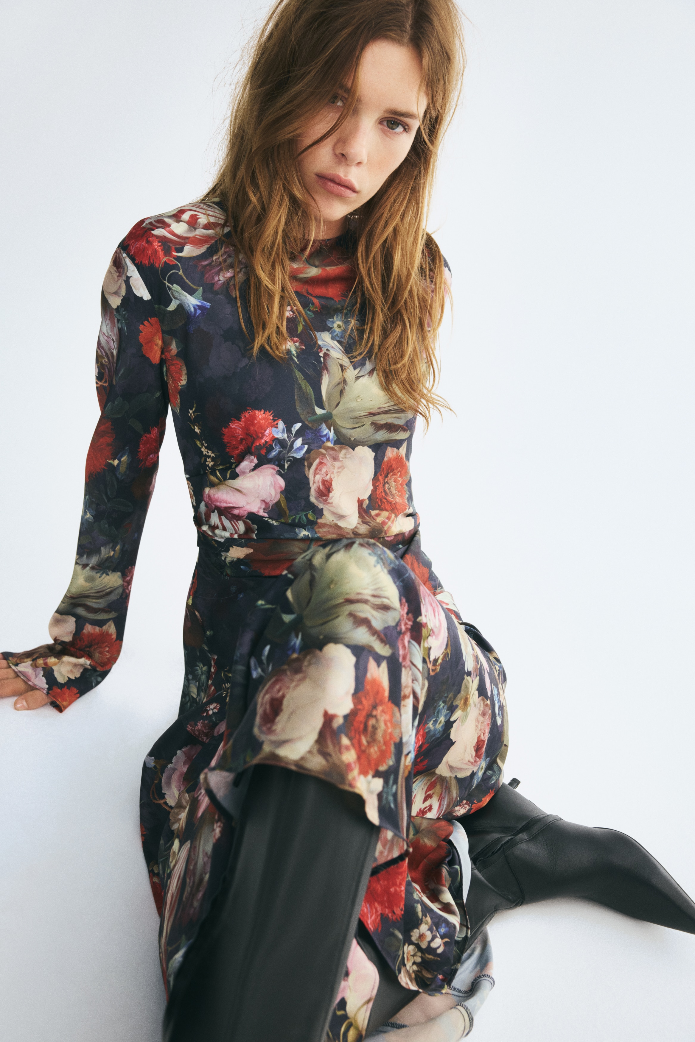 Vestido estampado con diseño drapeado