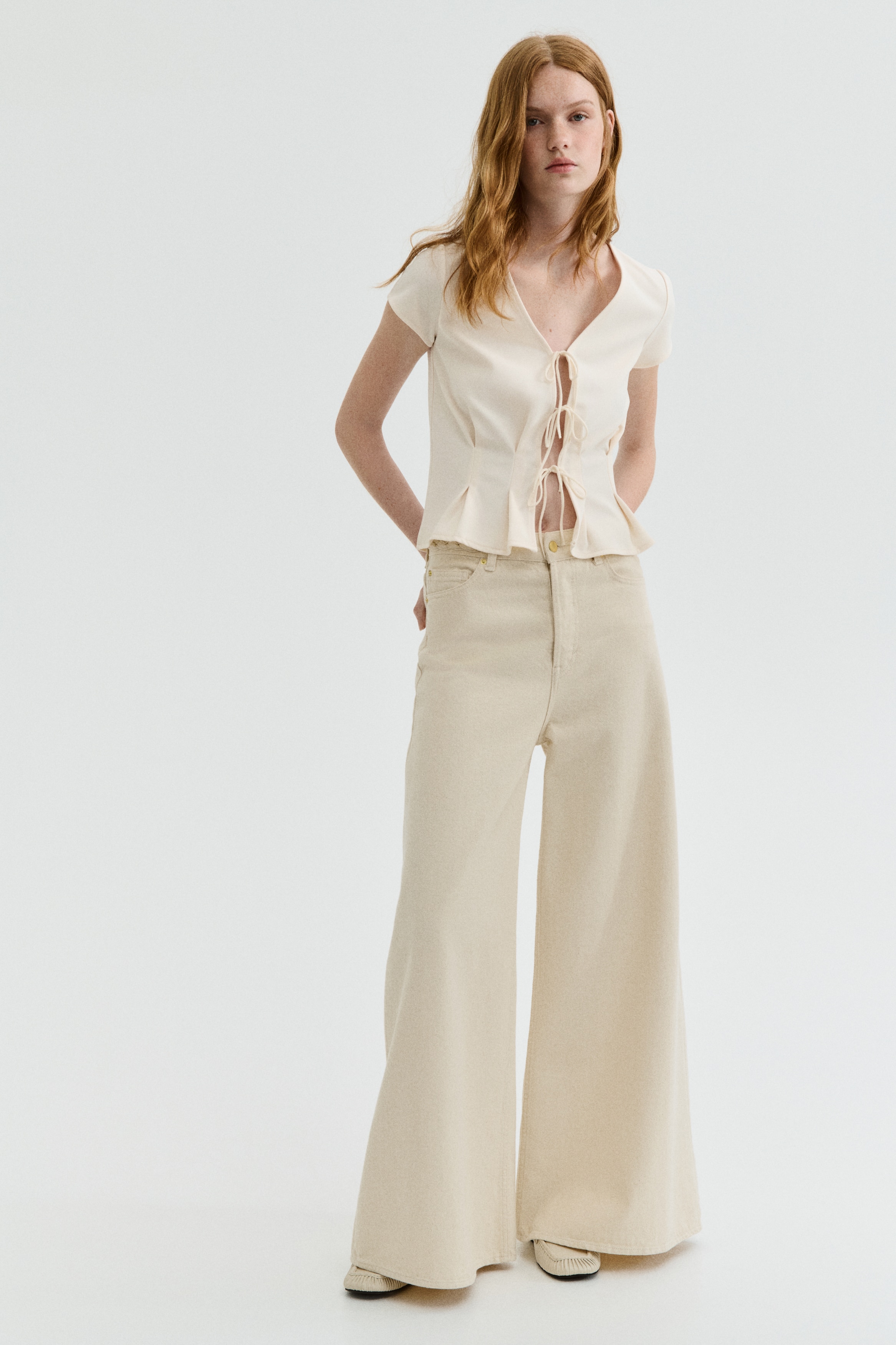 Waisted tie-front top - Cream/Light blue
