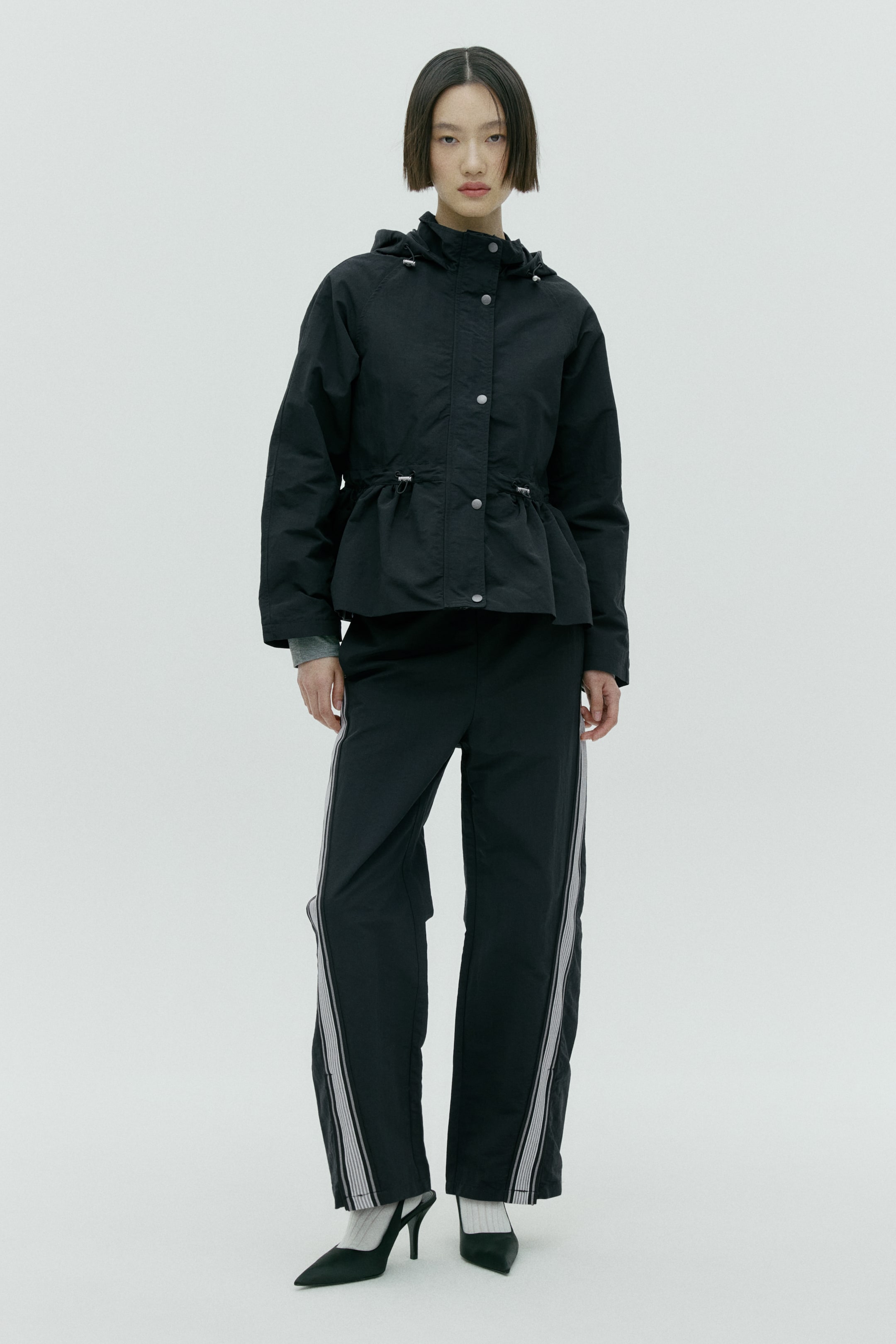 拡大画像を表示: Track pants - Black - レディース | H&M JP 1