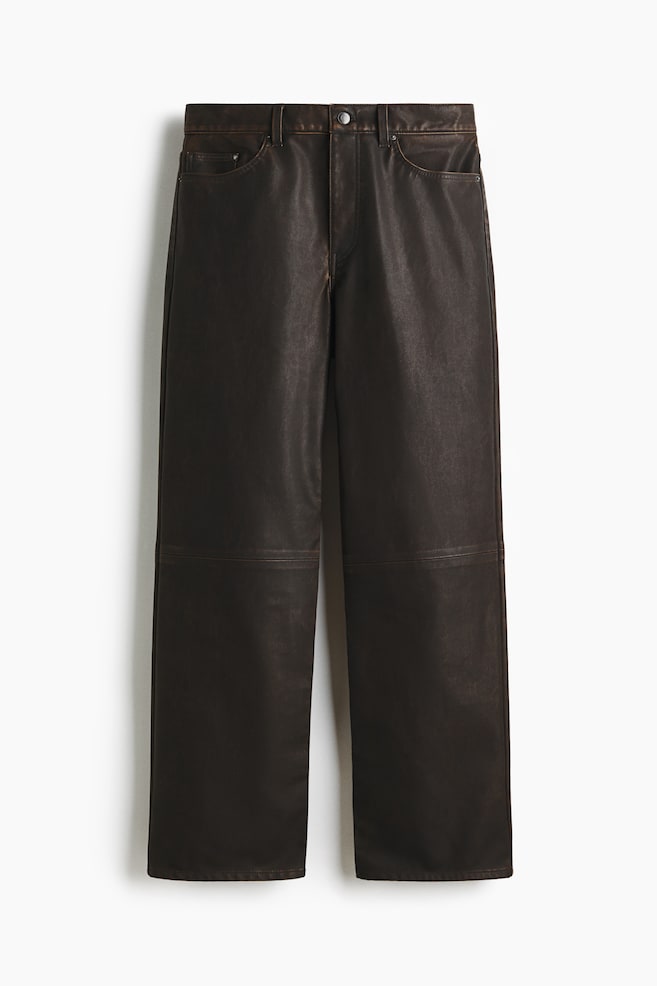 Hose mit Coating in Relaxed Fit - Braun - 1
