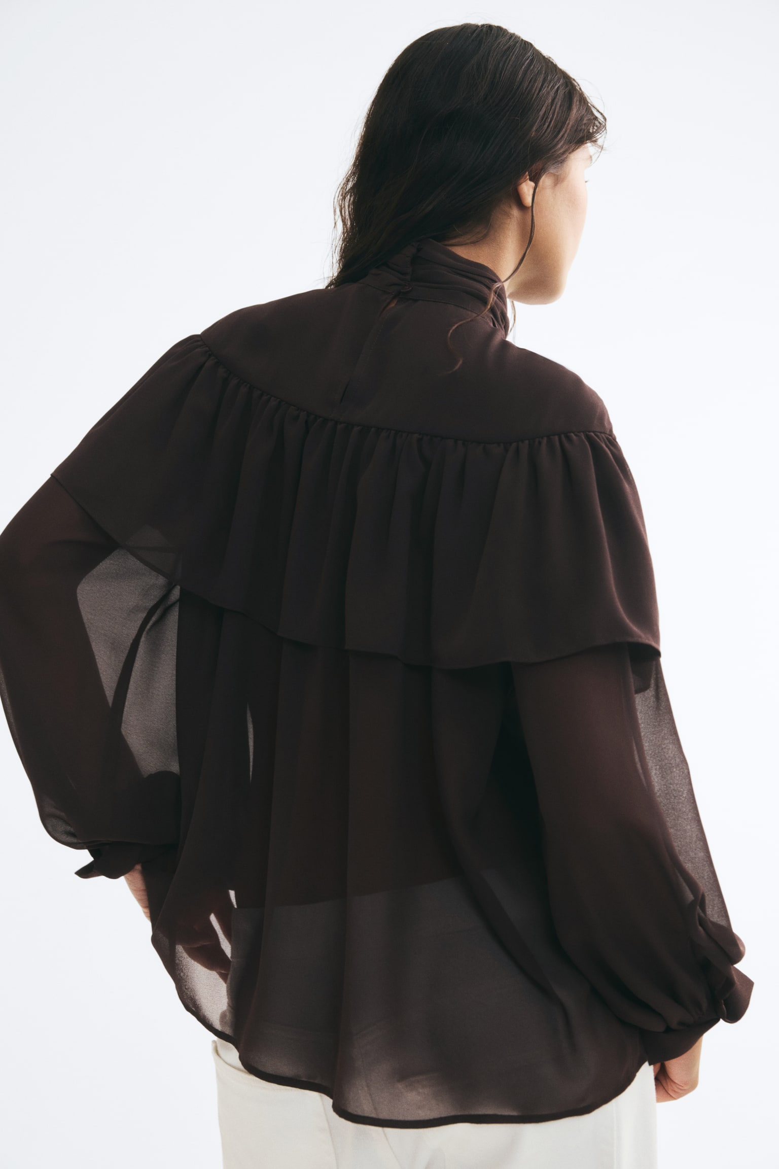 Женская блузка H&M Balloon-Sleeved Blouse, цвет: Тёмный коричневый — фото 4