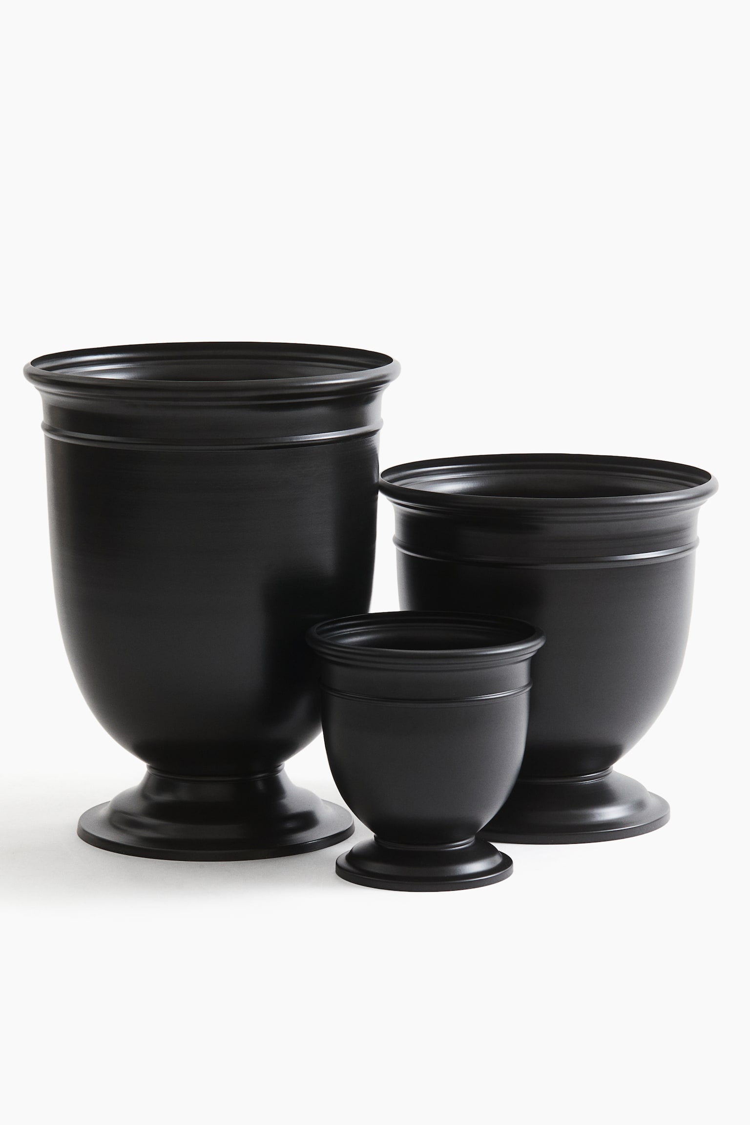 Large metal plant pot - 3