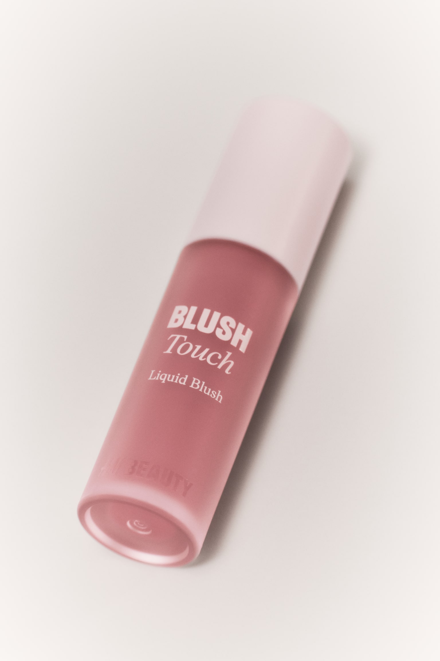 Blush Touch -nestemäinen poskipuna - Soft Sand/Peach Blossom/Tropical Coral/Rose Petal - 5