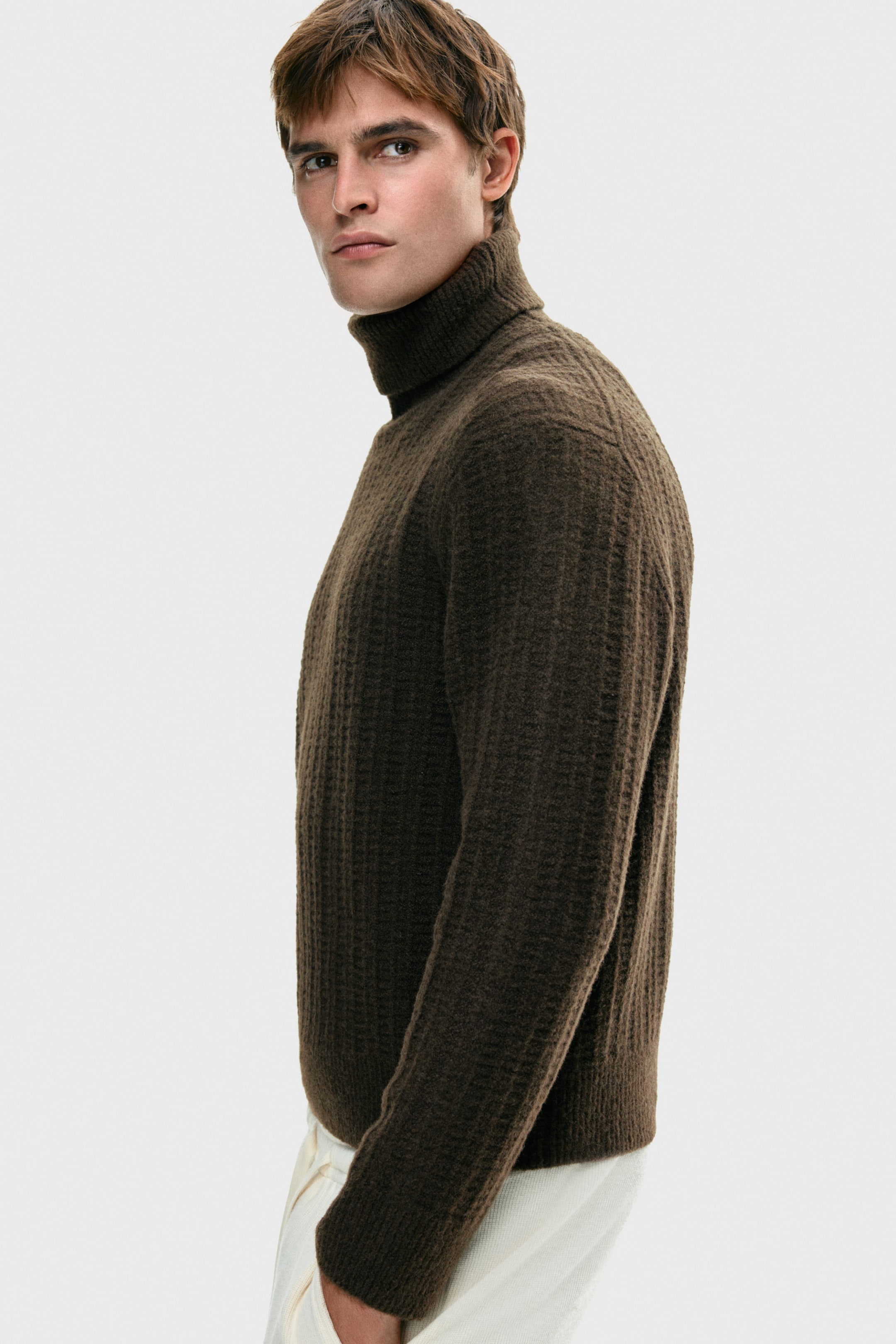 View larger image: Regular Fit Polo-neck jumper - Dark khaki green - Men | H&M IN 4