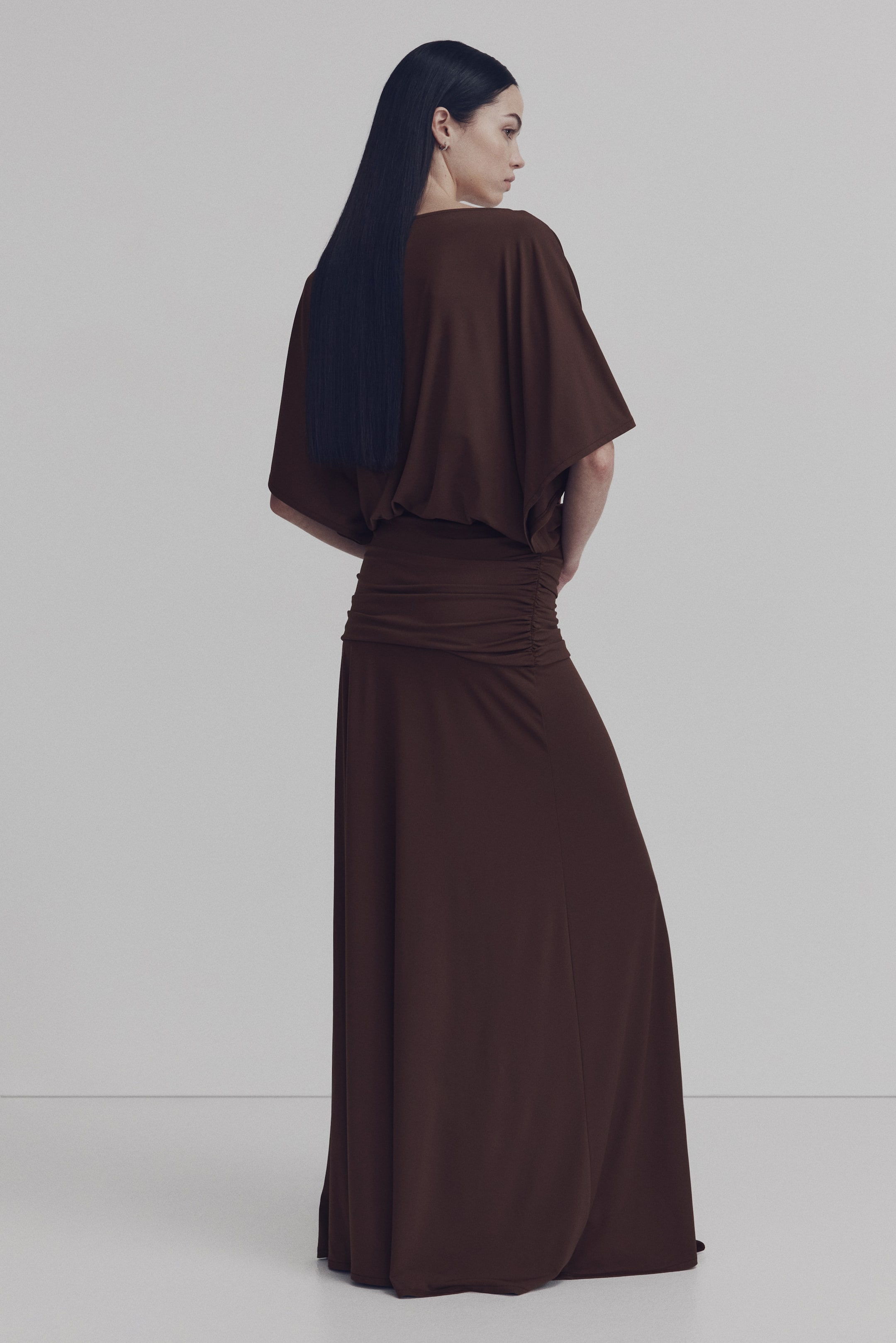 Ver imagem maior: Vestido comprido drapeado - Castanho chocolate - SENHORA | H&M PT 4