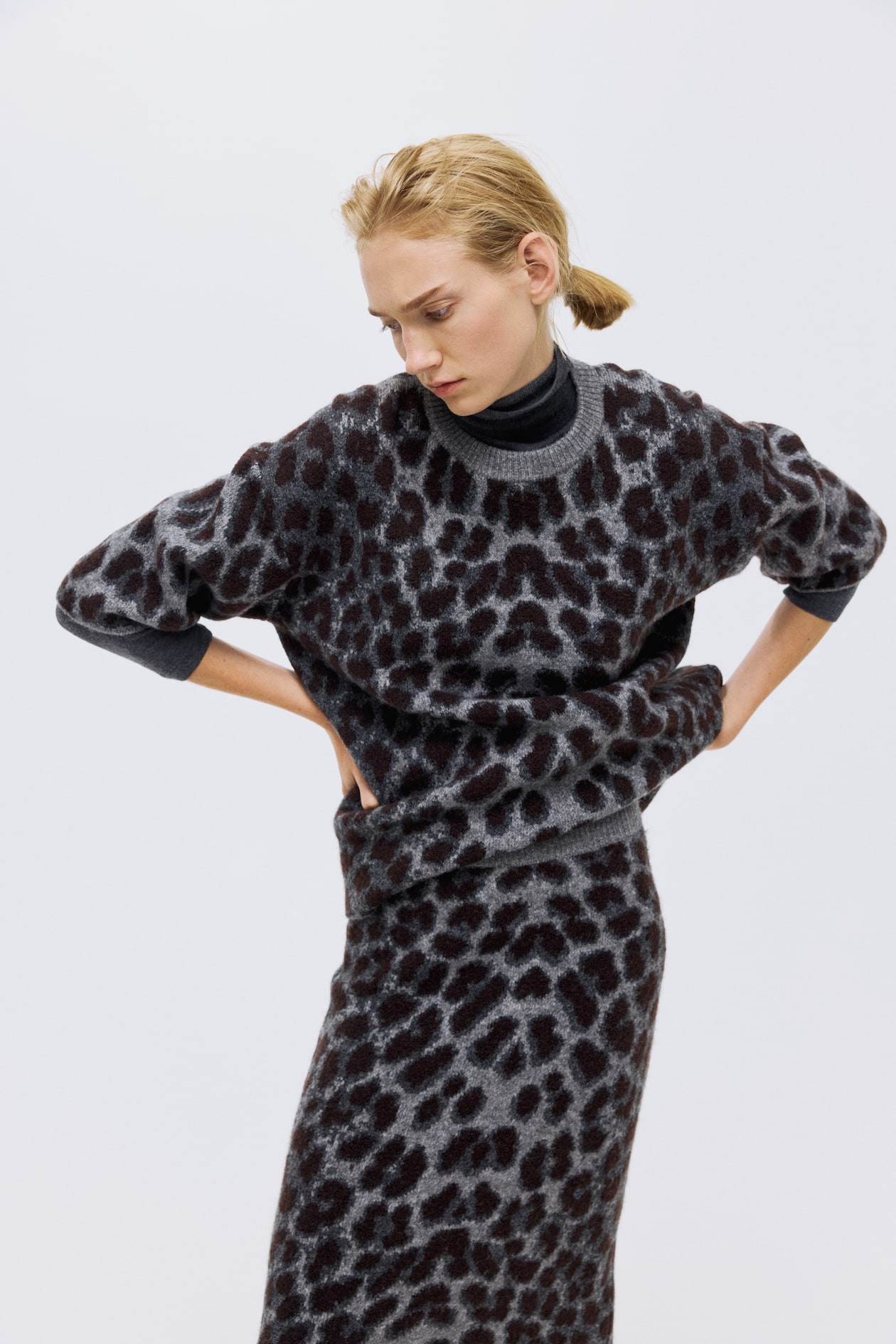 Jersey boxy en punto jacquard Gris/Estampado de leopardo MUJER