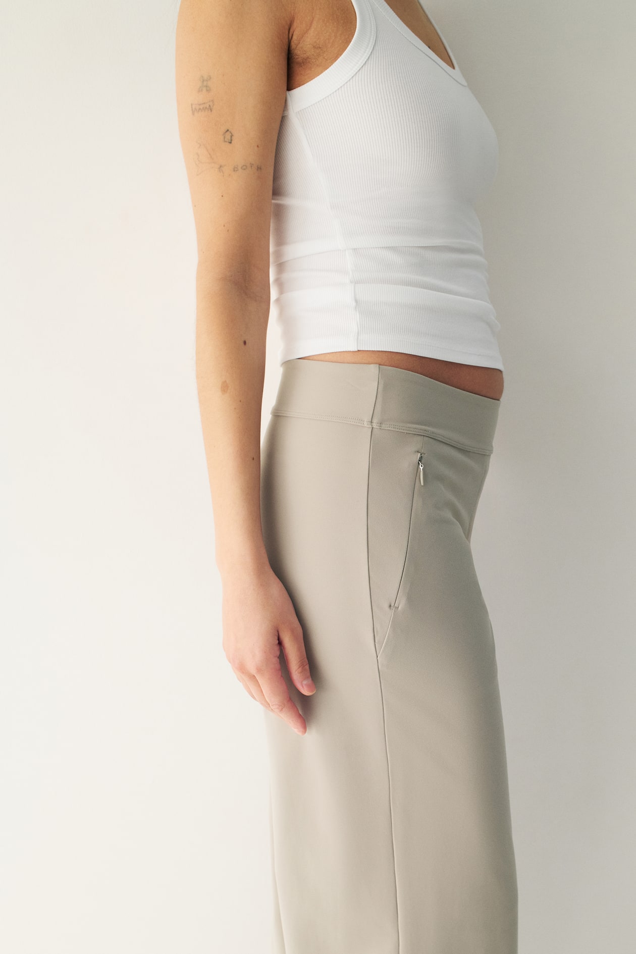 Four-Way Stretch Wide-Cut Pants - image 4