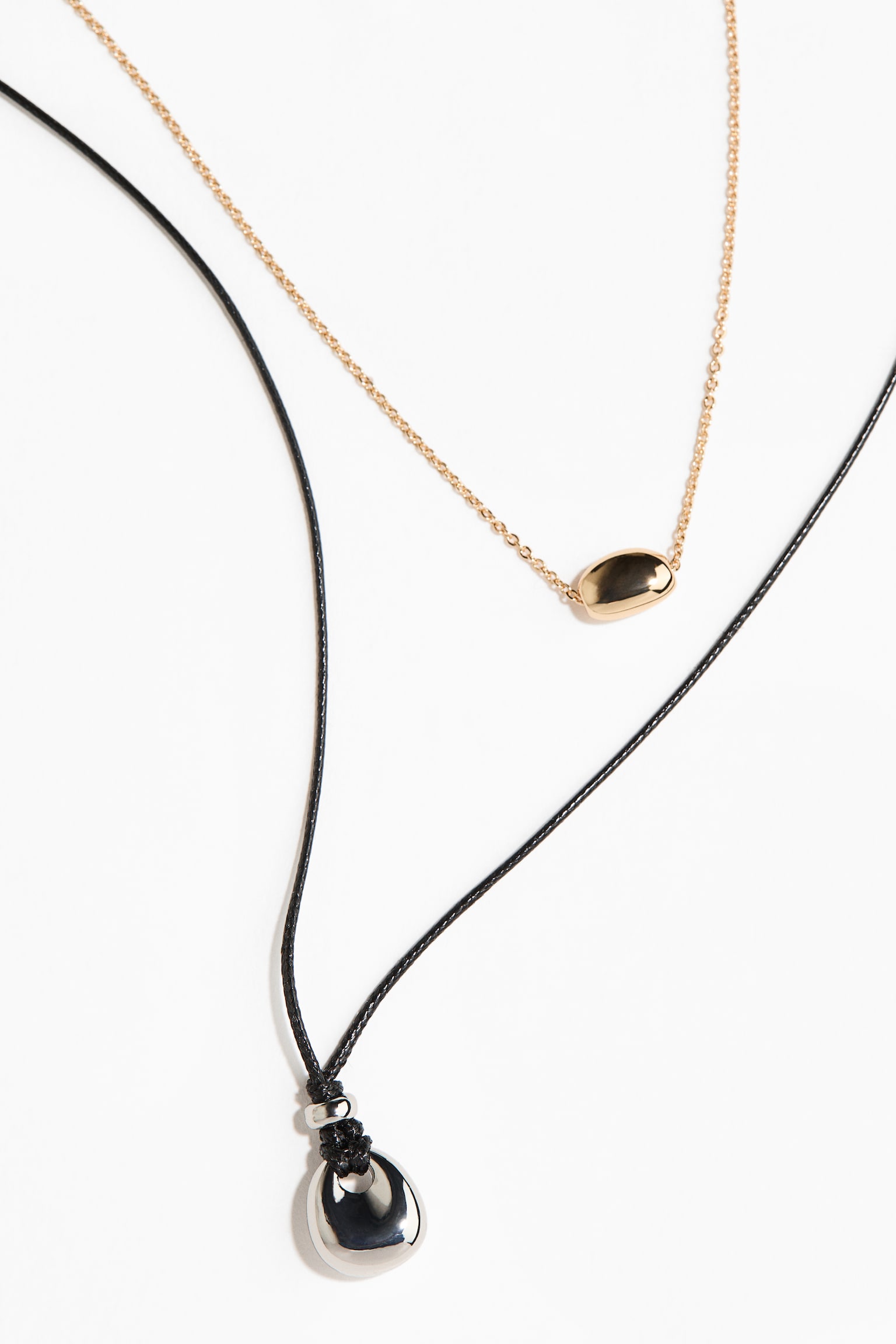Two-strand pendant necklace - Gold-coloured/Black - 2
