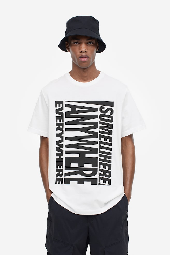 T-Shirt mit Print Regular Fit - Weiß/Anywhere/Braun/285 - 1