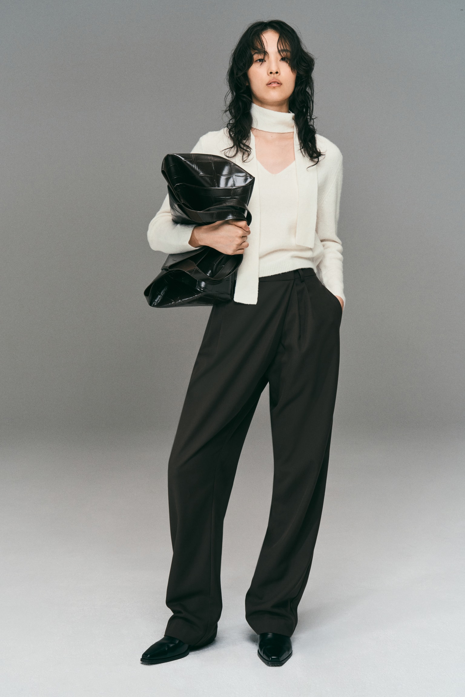 스카프 칼라 스웨터 - 화이트 - 6