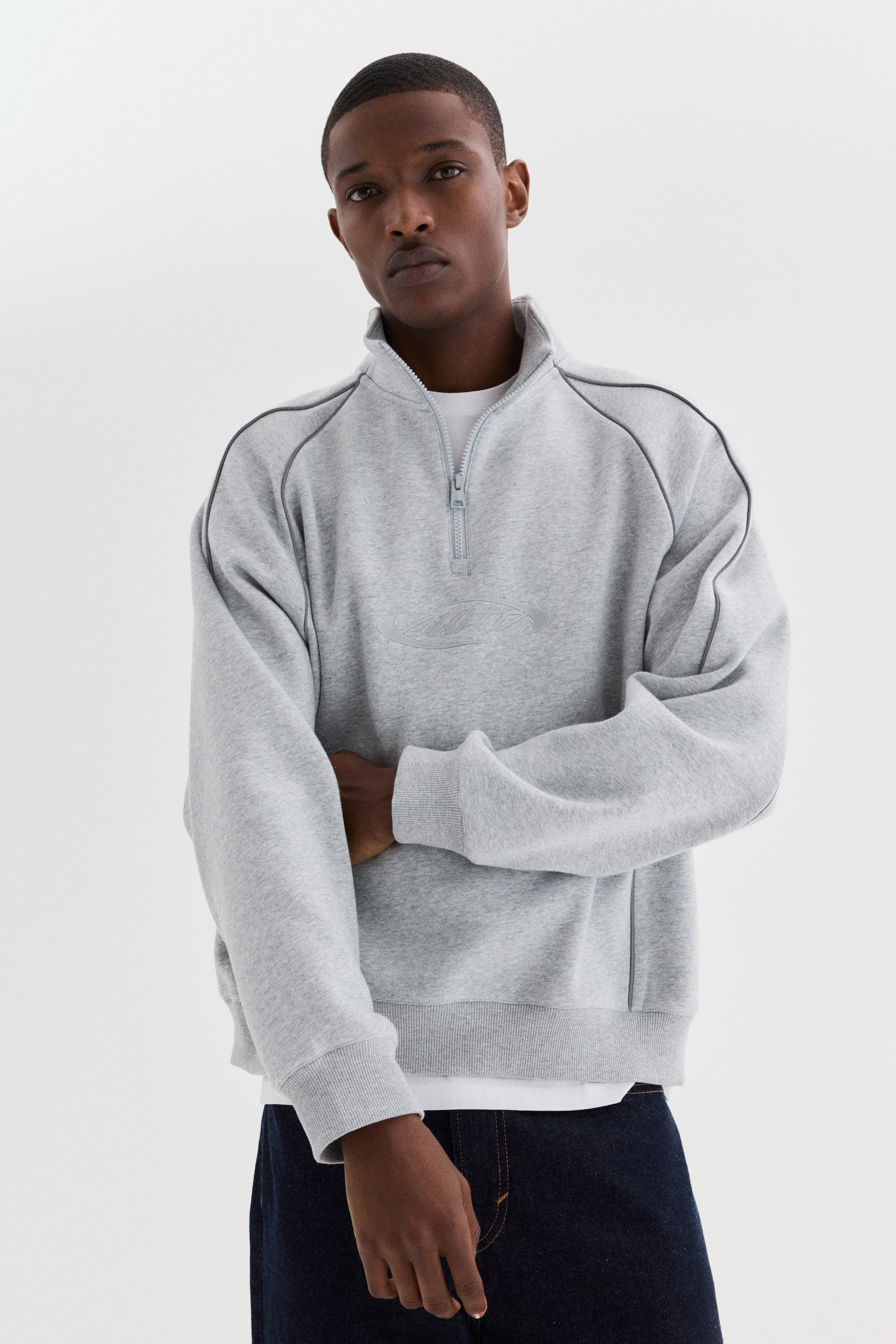Büyük resmi görüntüle: Yarım Fermuarlı Sweatshirt Loose Fit - Gri kırçıllı/Akito - ERKEK | H&M TR 1