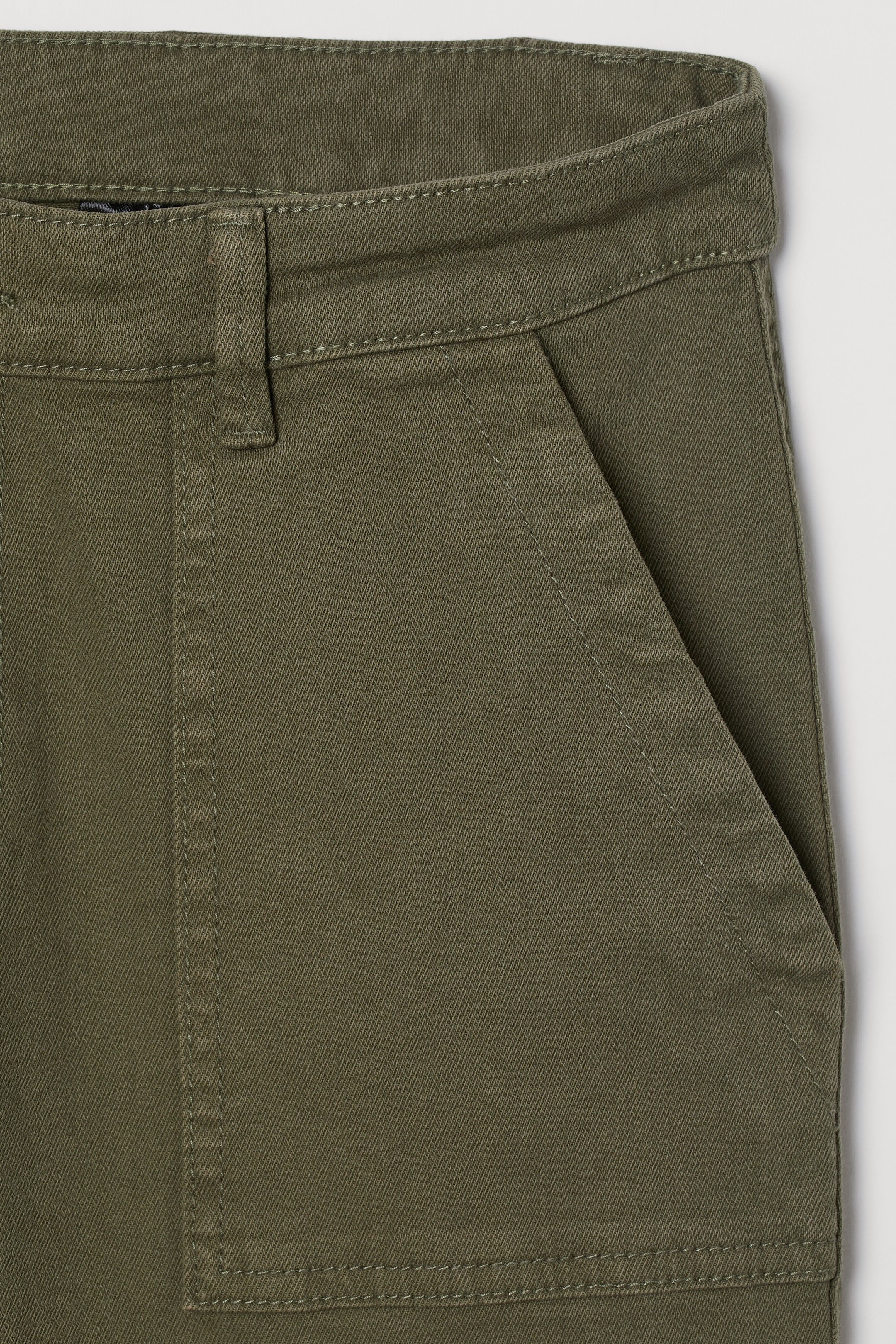 Zobacz większy obraz: Spodnie cargo z diagonalu - Zieleń khaki - ONA | H&M PL 2