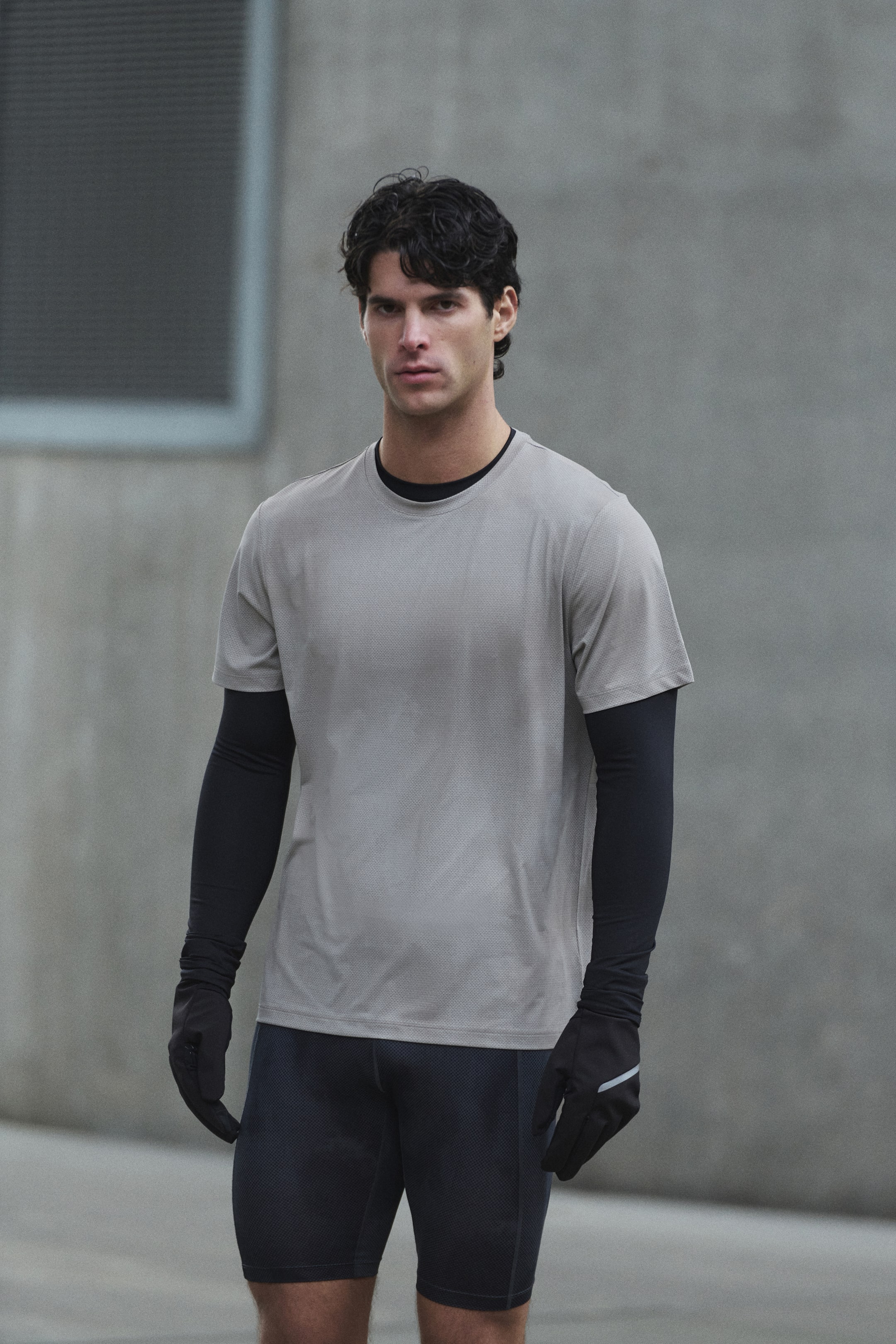 Мужские футболки H&M Mesh Sports T-Shirt with DryMove™ — фото 7