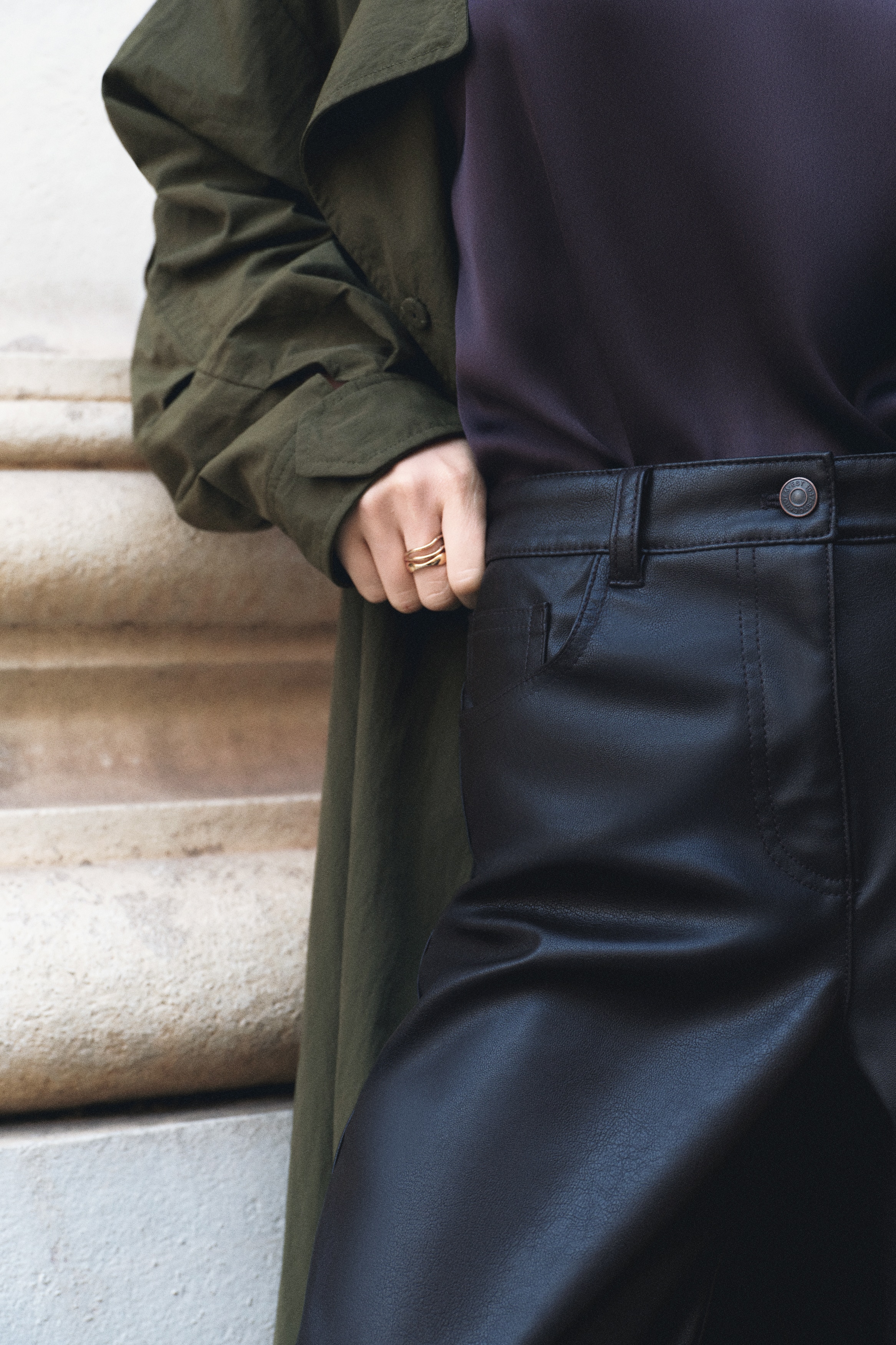 Barrel-Leg Coated Pants by H&M