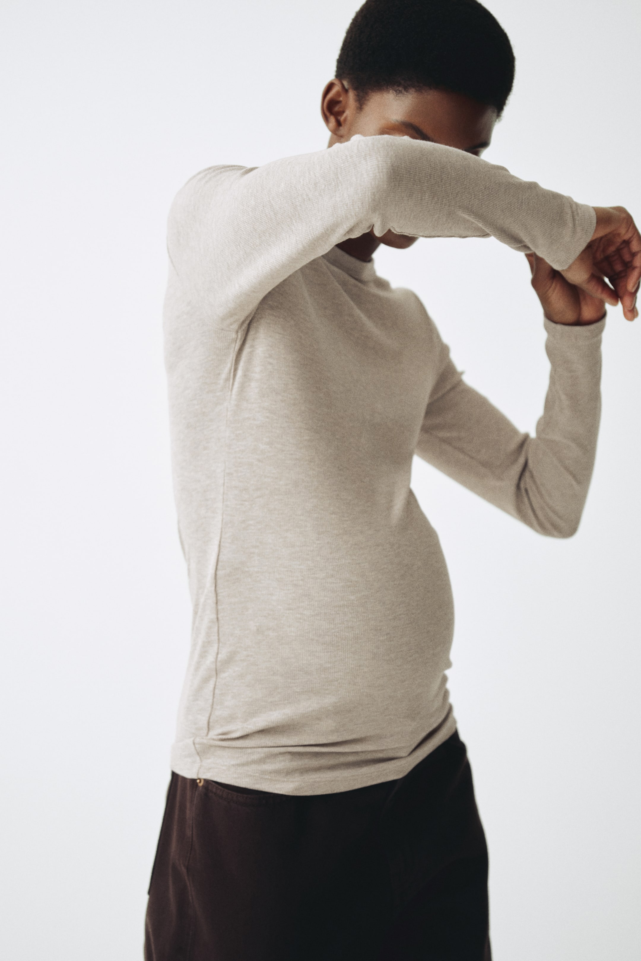 הצגת תמונה גדולה יותר: MAMA חולצת ג'רזי ריב - בז' בהיר מלאנז' - Ladies | H&M IL 3