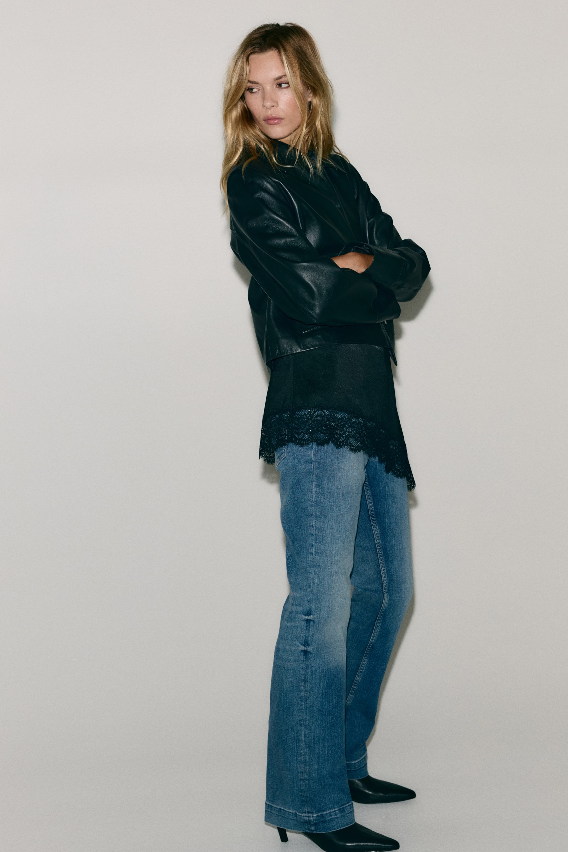 Näytä suurempi kuva: Bootcut Regular Jeans - Himmeä deniminsininen - NAISET | H&M FI 3