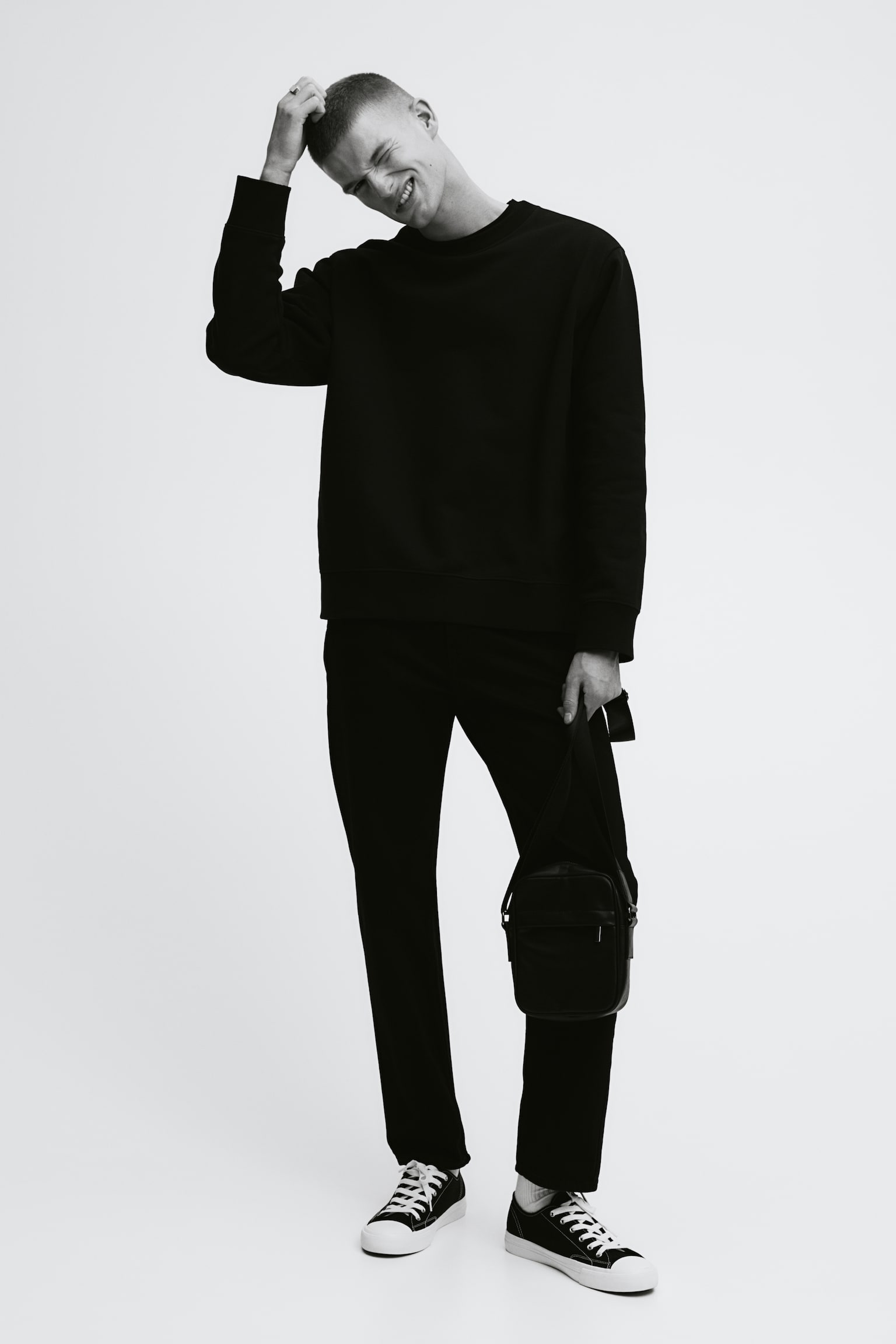 Regular Fit Sweatshirt - Black - 4