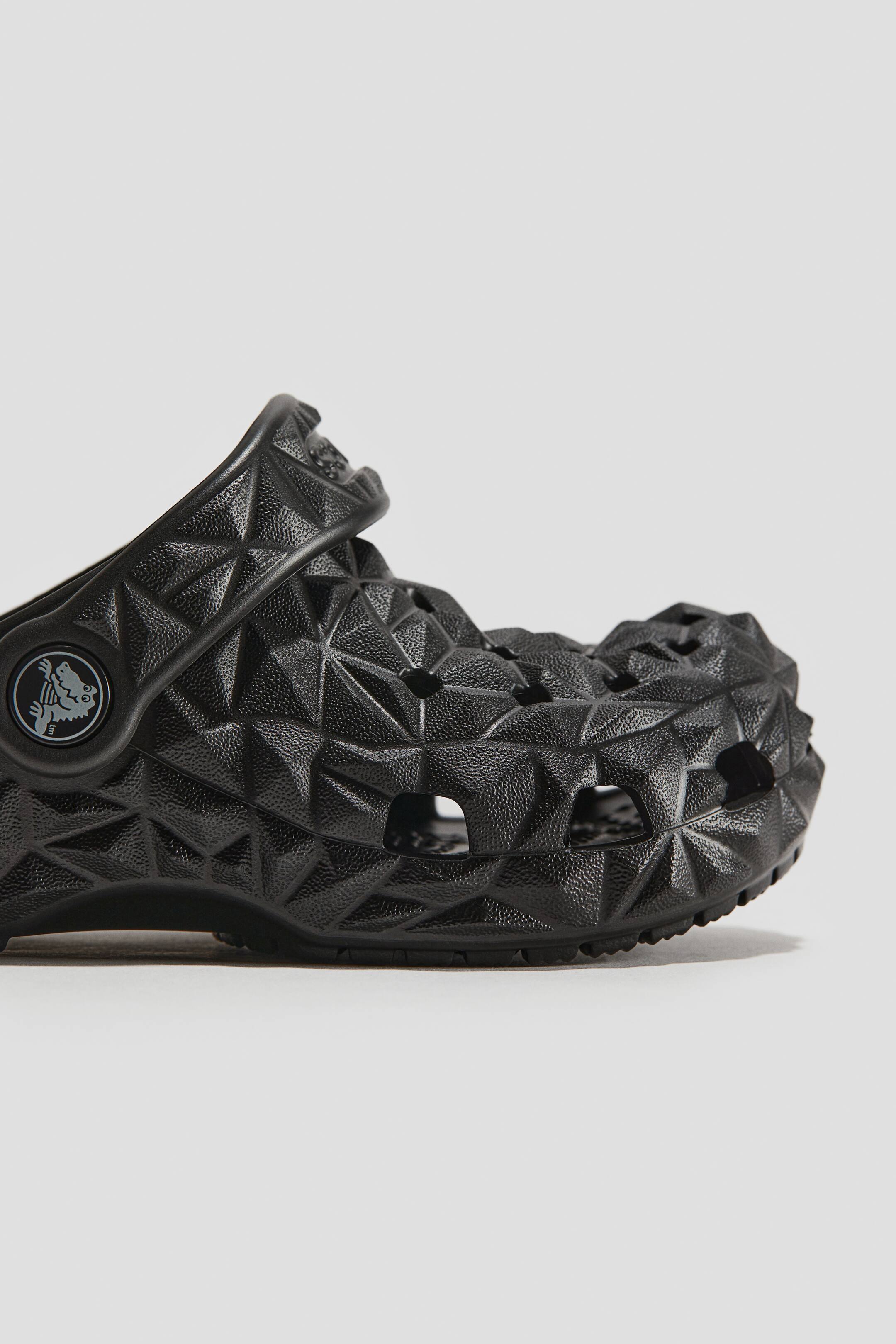 Classic Geometric Clog - Black - Crocs - BARN | H&M SE