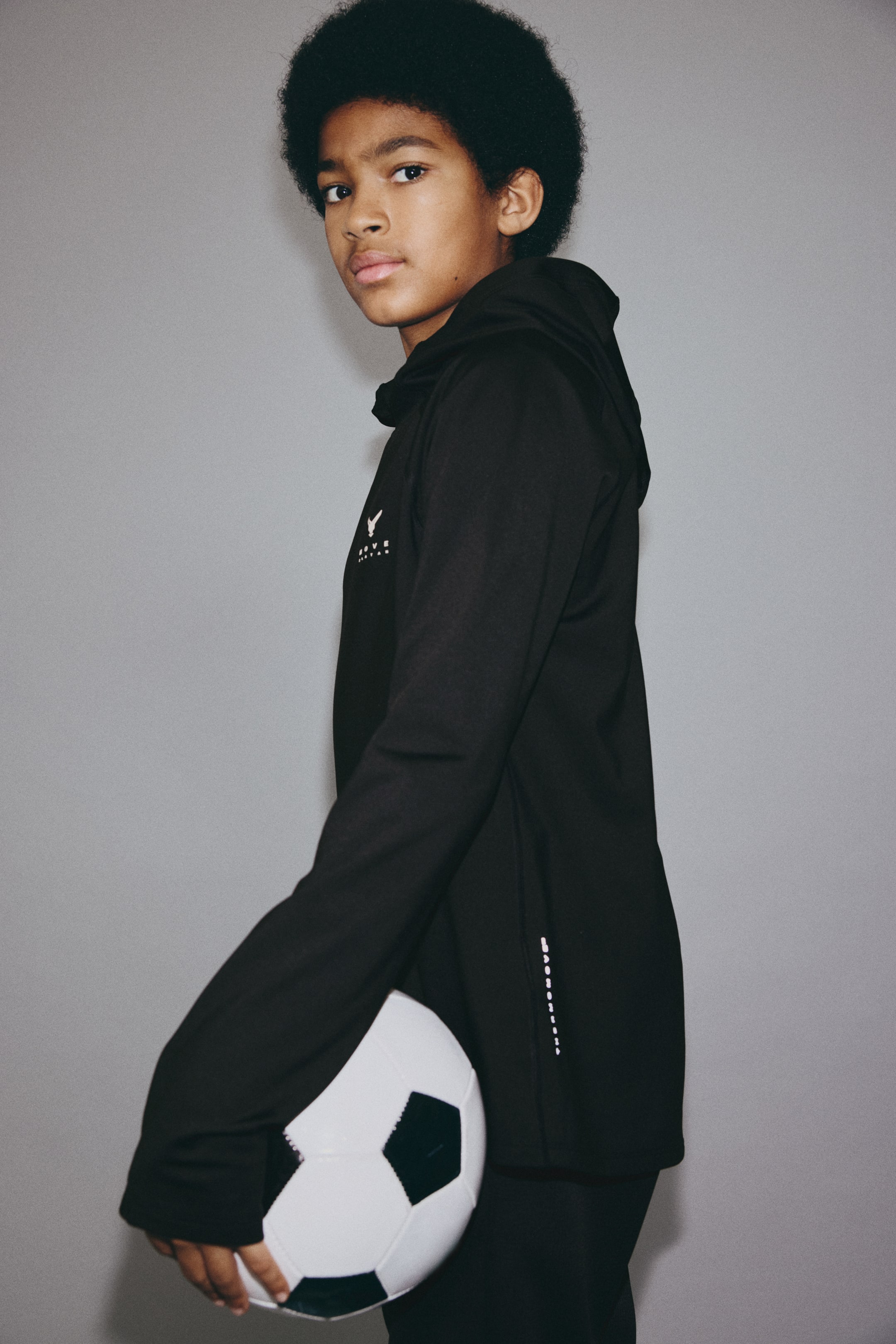 Büyük resmi görüntüle: Kapüşonlu Sıcak Tutan Spor Üstü ThermoMove™ - Siyah - ÇOCUK | H&M TR 3