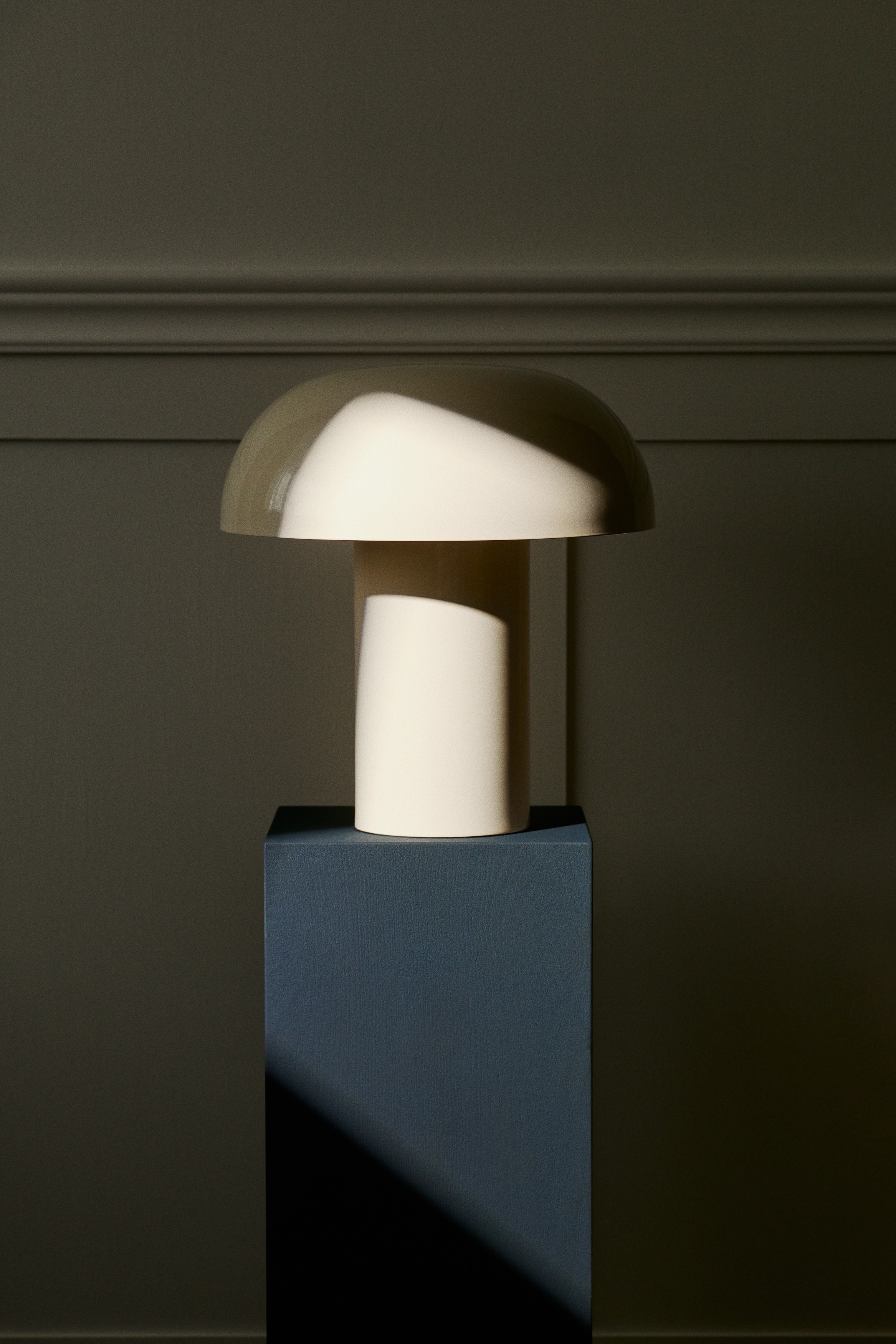 Large metal table lamp - Light beige/Silver-coloured