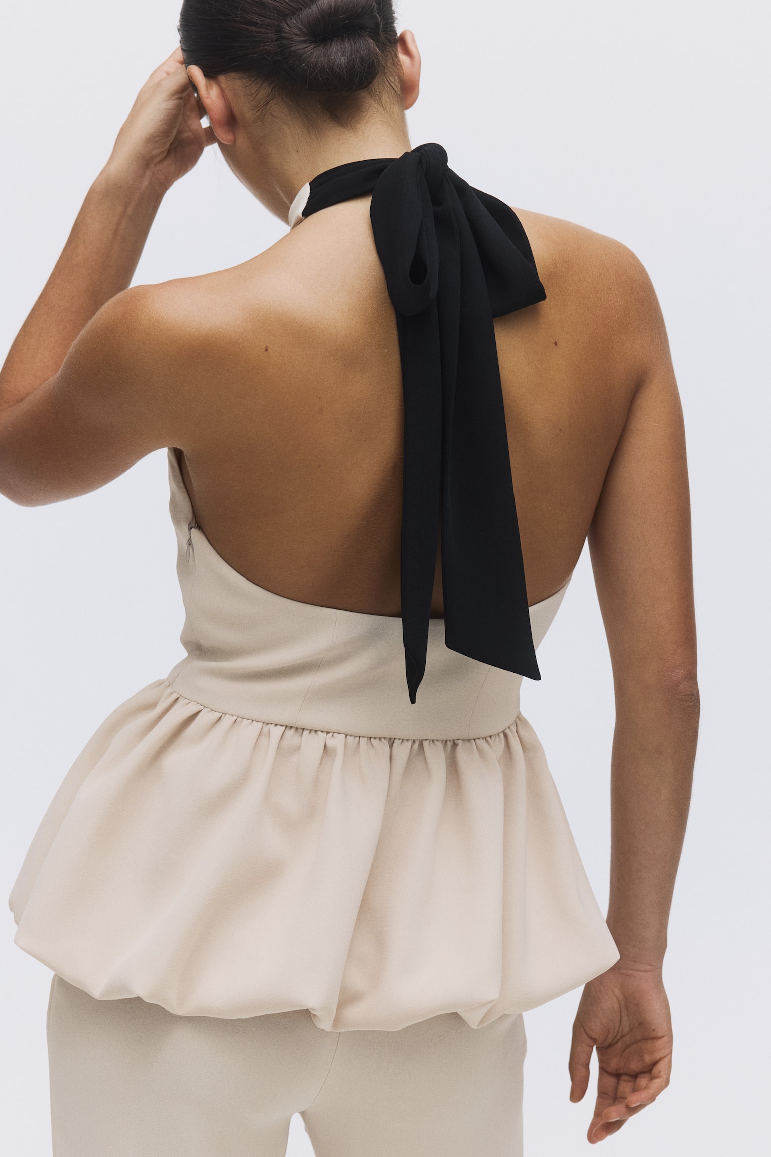 Bubble-hem halterneck top - Bege claro - 3