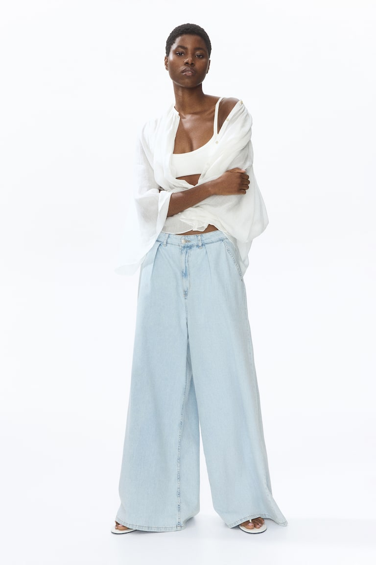Super Wide Regular Waist Jeans