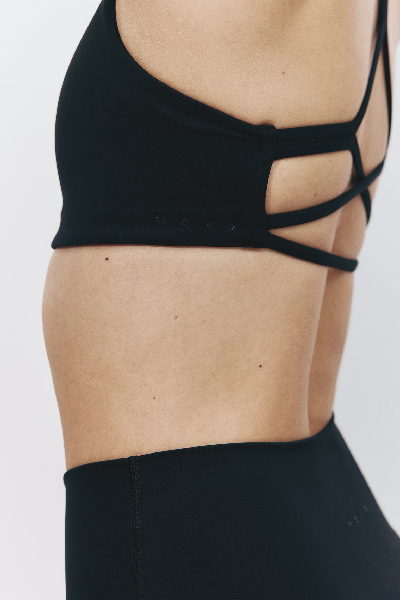 SculptMove™ Medium Support Sports bra - Black/Dark grey/Brown/Dark fuchsia/Beige/Ivory - 6