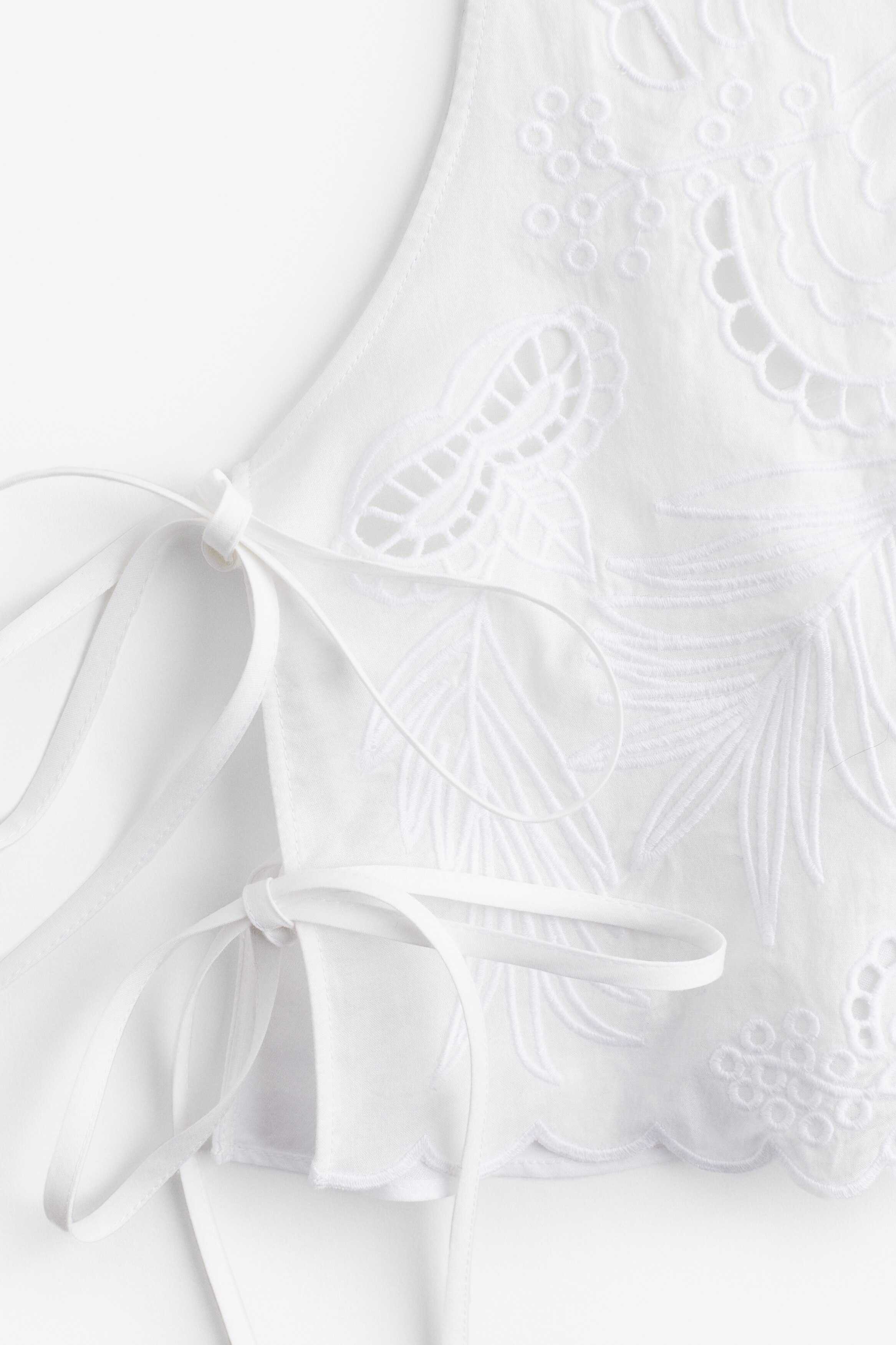 Broderie anglaise top