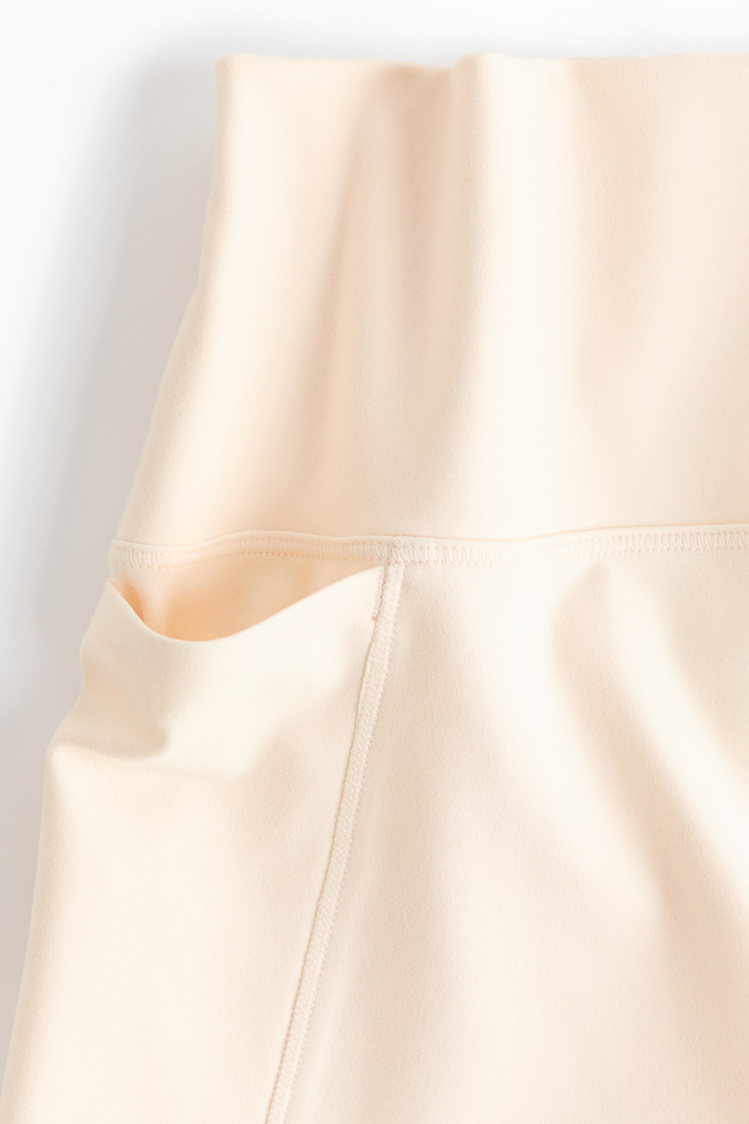 Pocket-detail sports cycling shorts with SoftMove™ - Butter yellow/Black/Lilac/Chocolate plum/Apricot/Dusty purple - 5