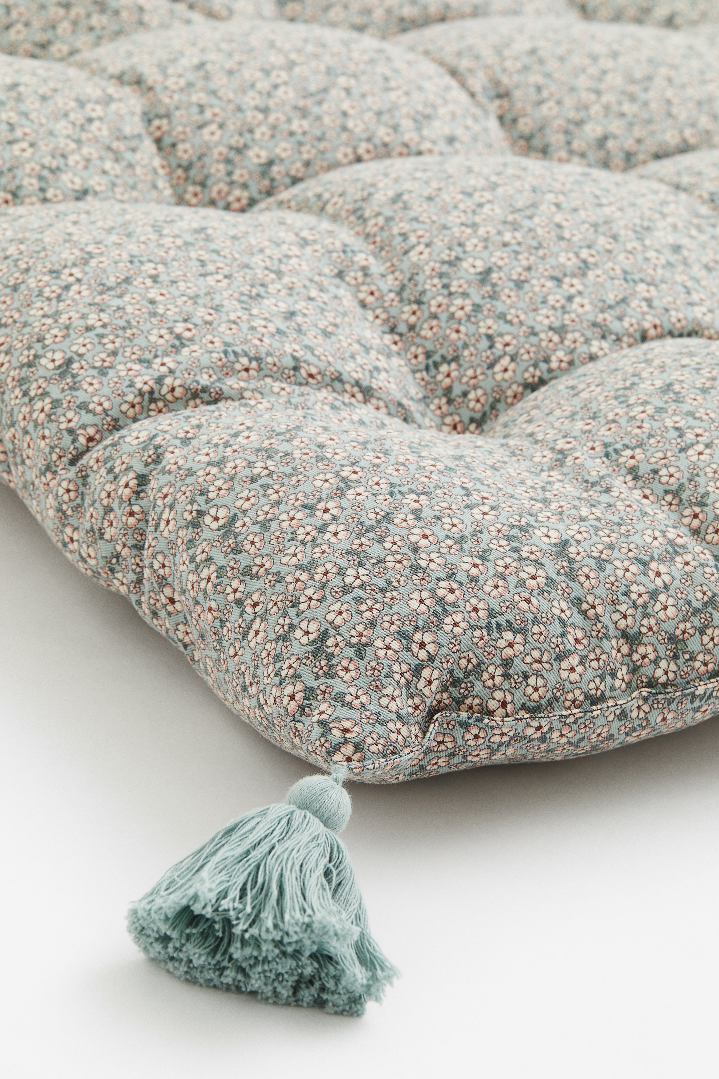 Rectangular tasselled cushion - Thumbnail 3