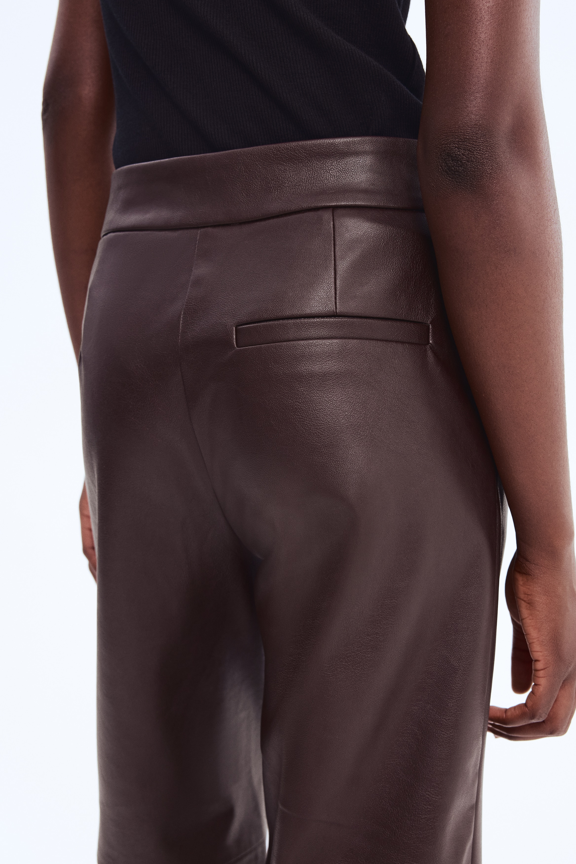 Straight-leg coated trousers