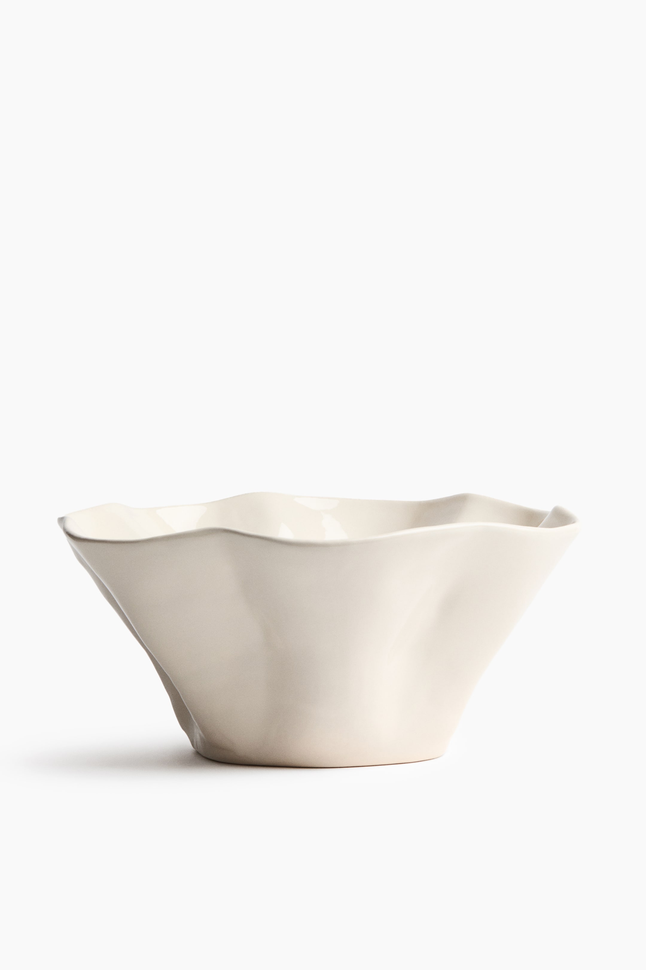 View larger image: Large terracotta serving bowl - Light beige - Home All | H&M 1