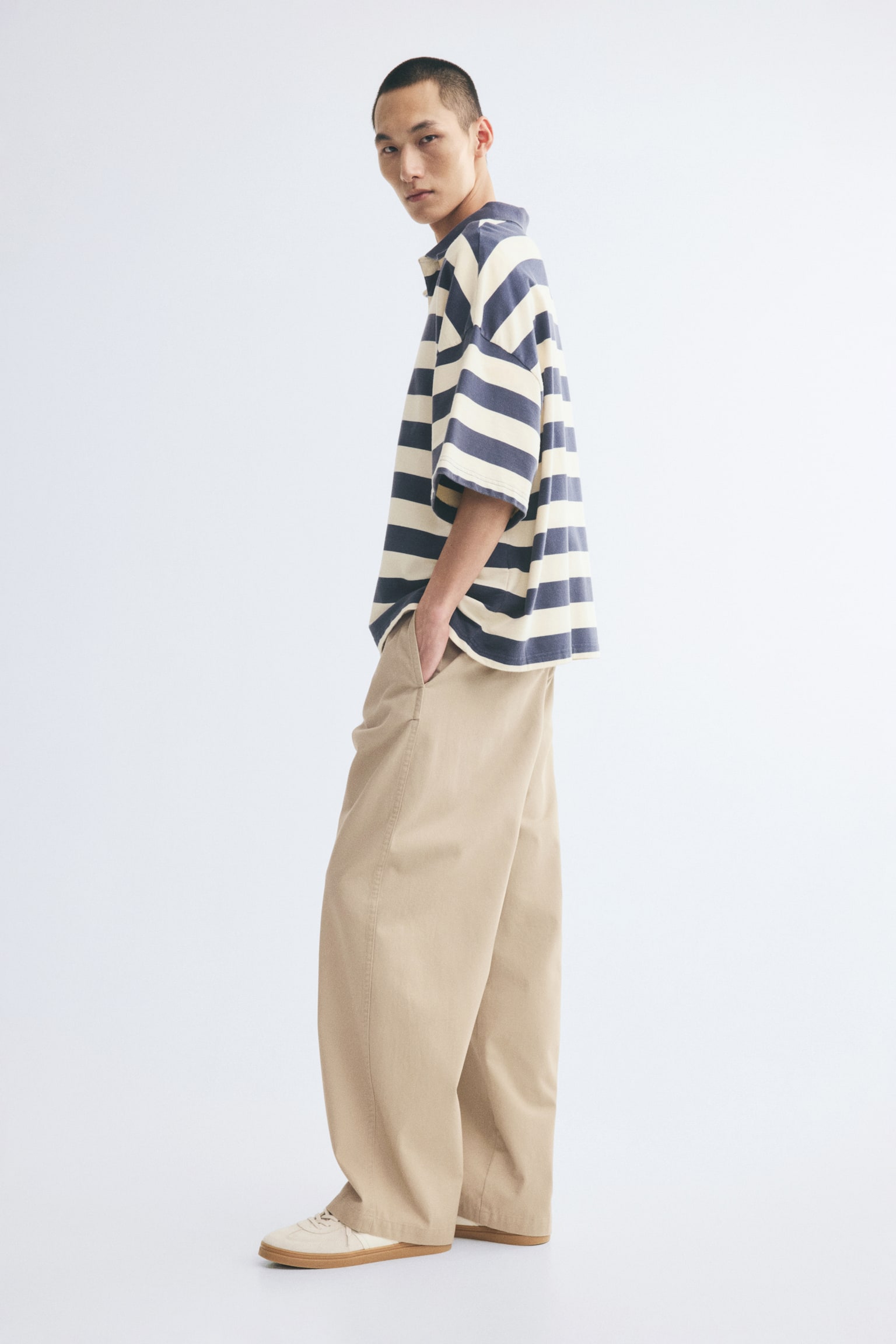 Мужские брюки H&M Relaxed-Fit Barrel-Leg Chinos, цвет: Бежевый — фото 4