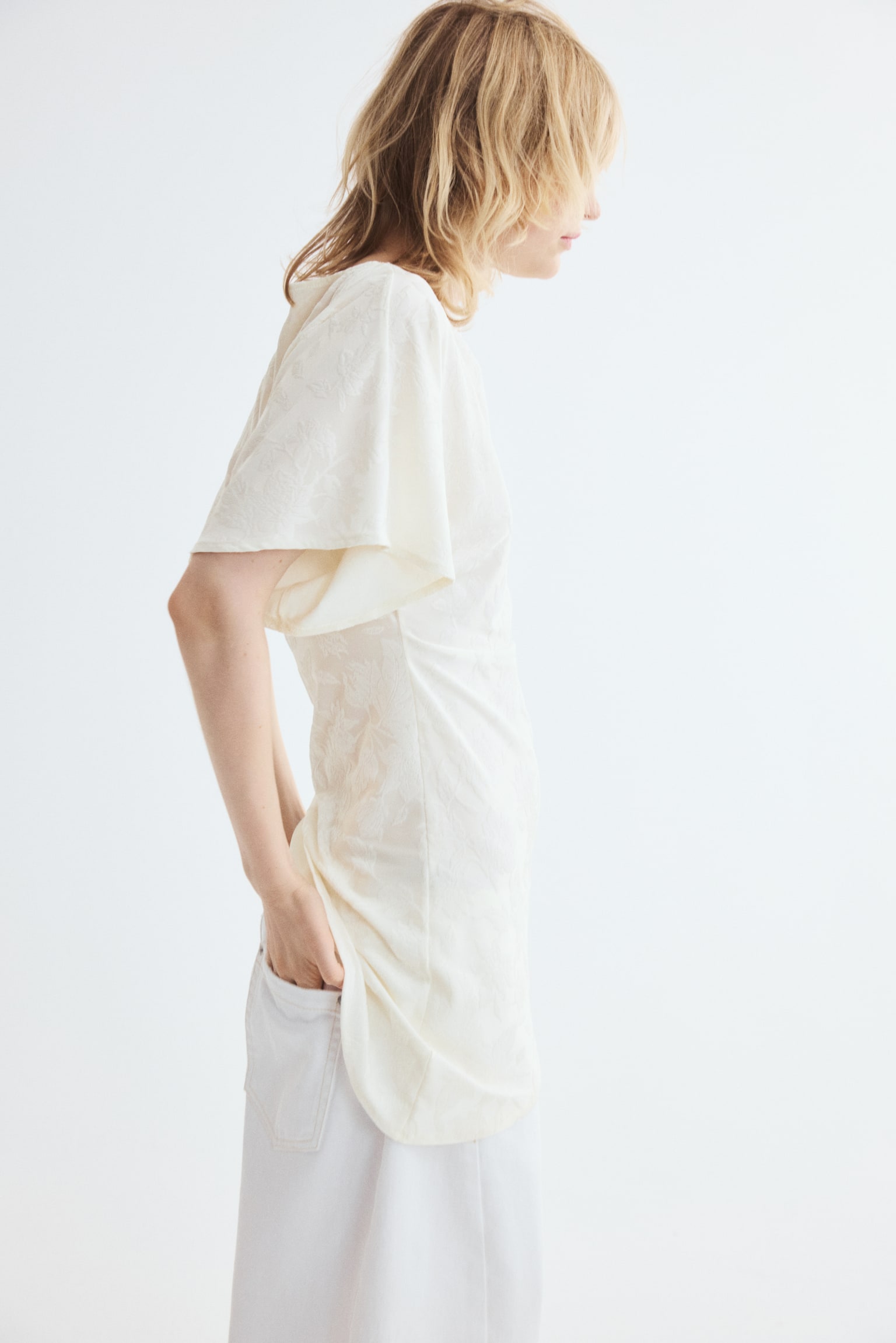 Женский топ H&M Asymmetric Jacquard-Jersey Top, цвет: Кремовый — фото 4